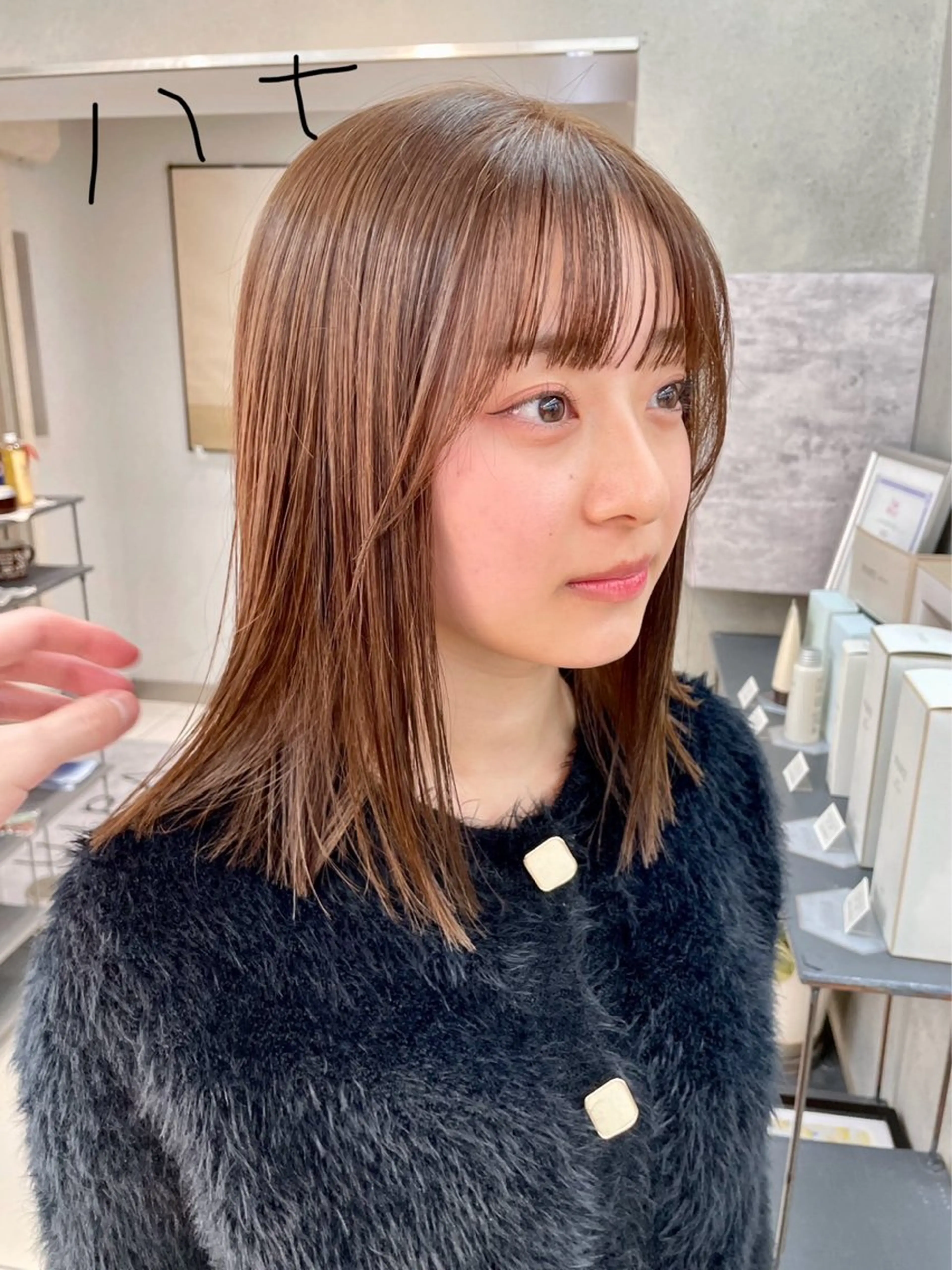 ミディアム カラー ヘアアレンジ ボブ/透明感ベージュ 🫧クルミ🌟のヘアスタイル