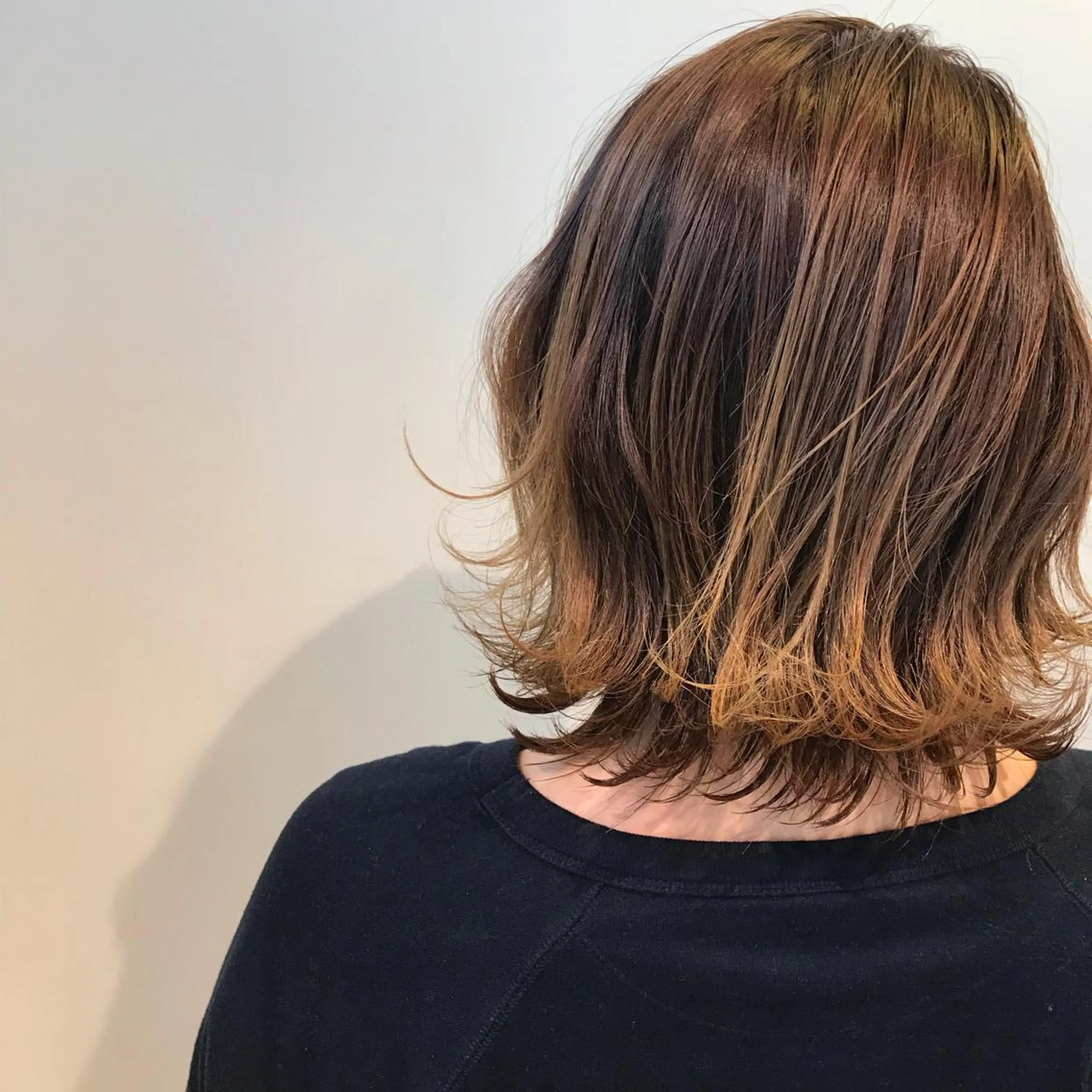 ミディアム カラー ROUTE ルートのヘアスタイル