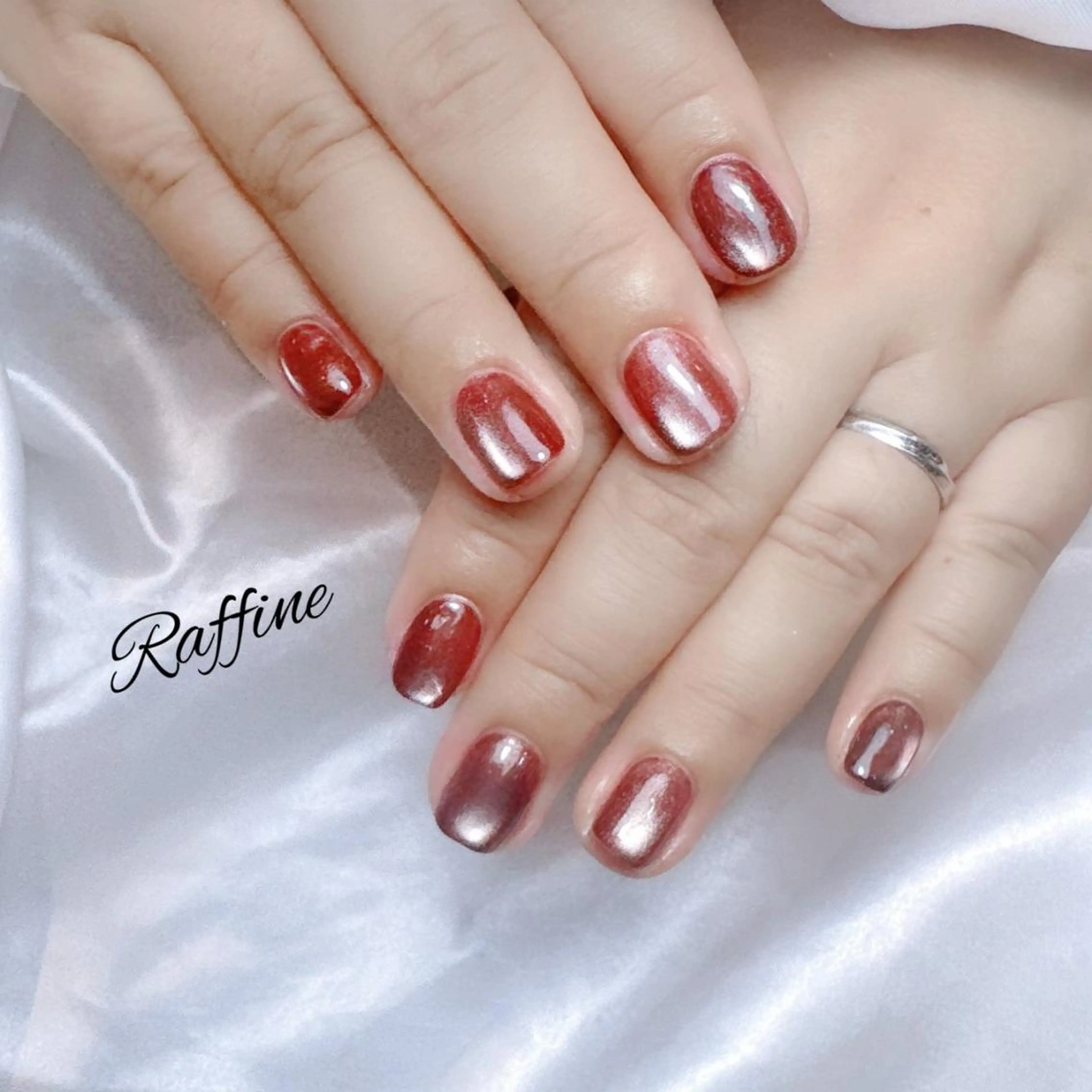 ネイル ハンドネイル RAFFINE 月🦋🩵のネイルデザイン