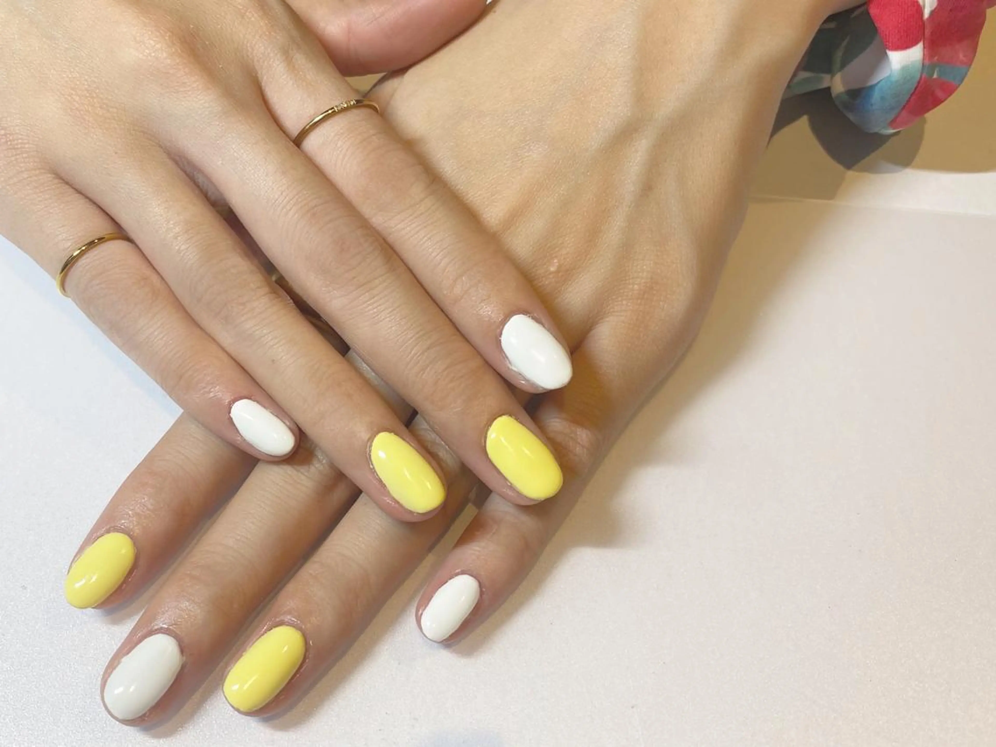 ネイル 黄色 ハンドネイル ハンドケア 清川 椿咲のネイルデザイン
