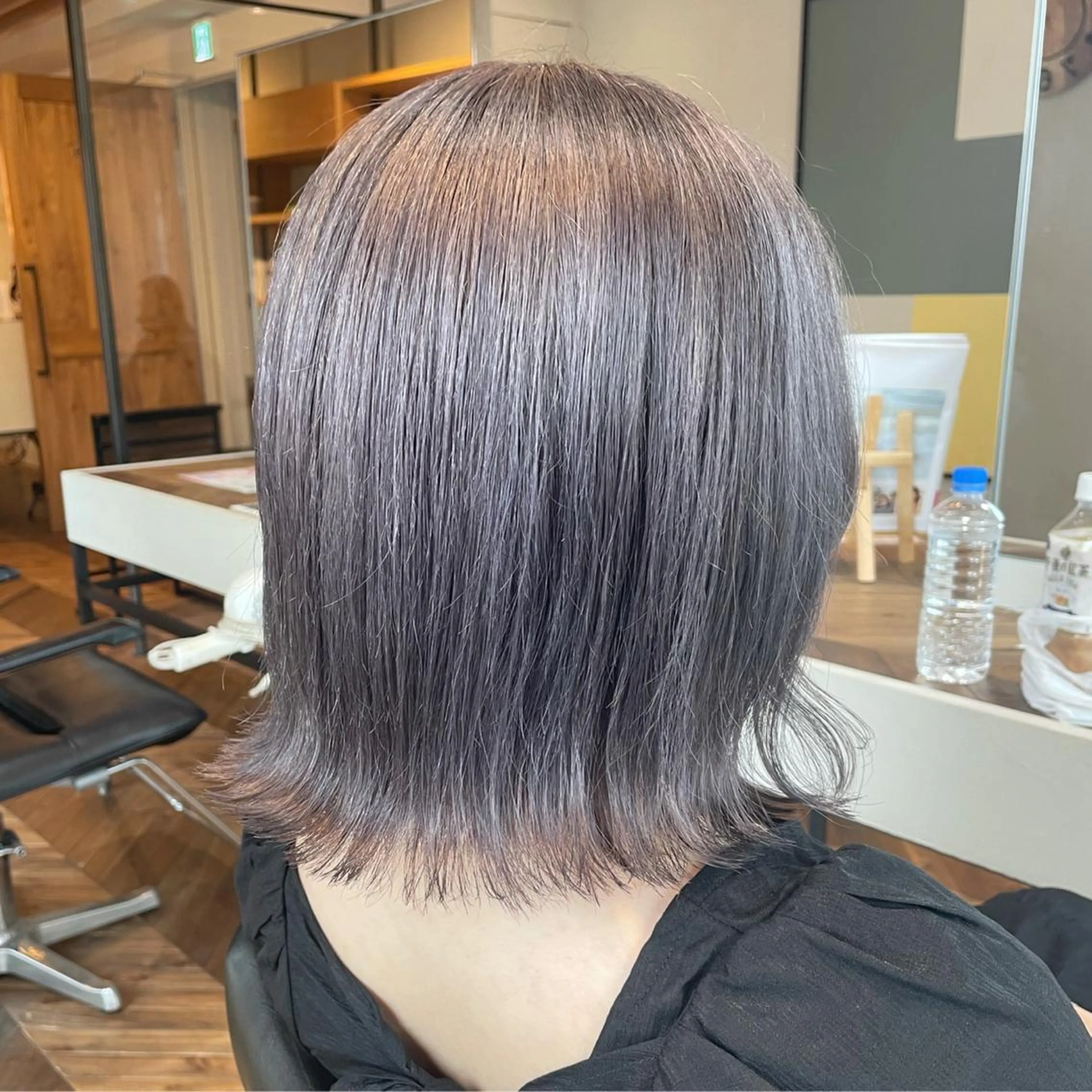 ショート 切りっぱなしボブイヤ リングカラー清水隆央のヘアスタイル