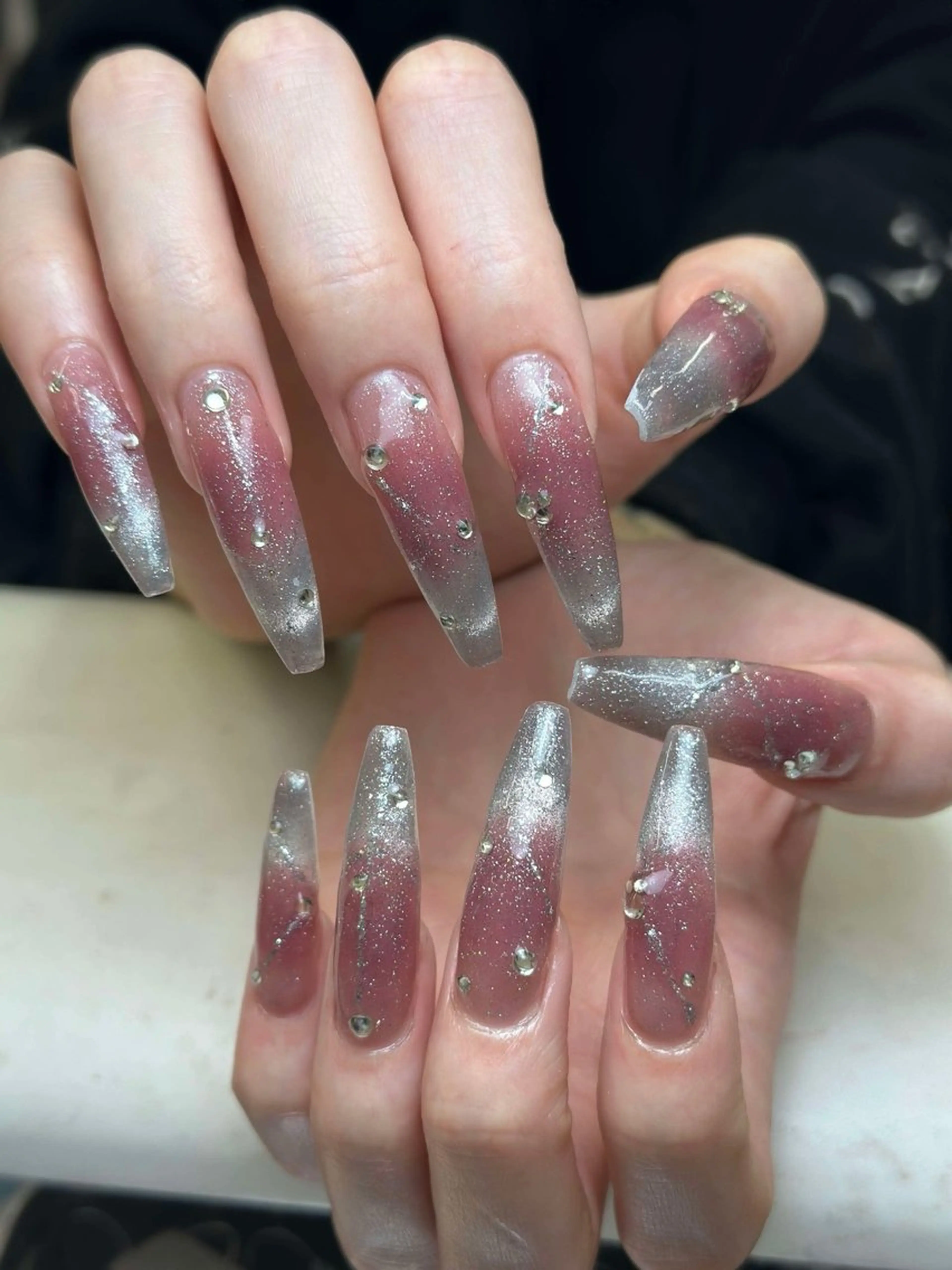 ネイル グラデーション キラキラネイル ワンカラーネイル 冬ネイル Jenn Nail Salonのネイルデザイン