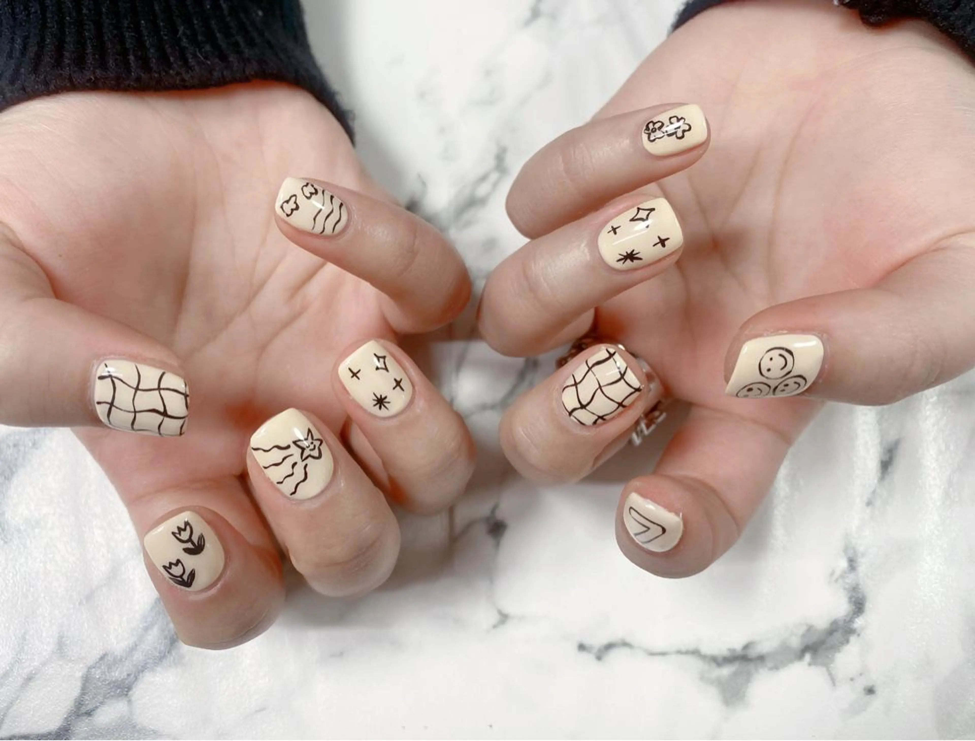 ロング カラー ネイル Q Free nailsのネイルデザイン