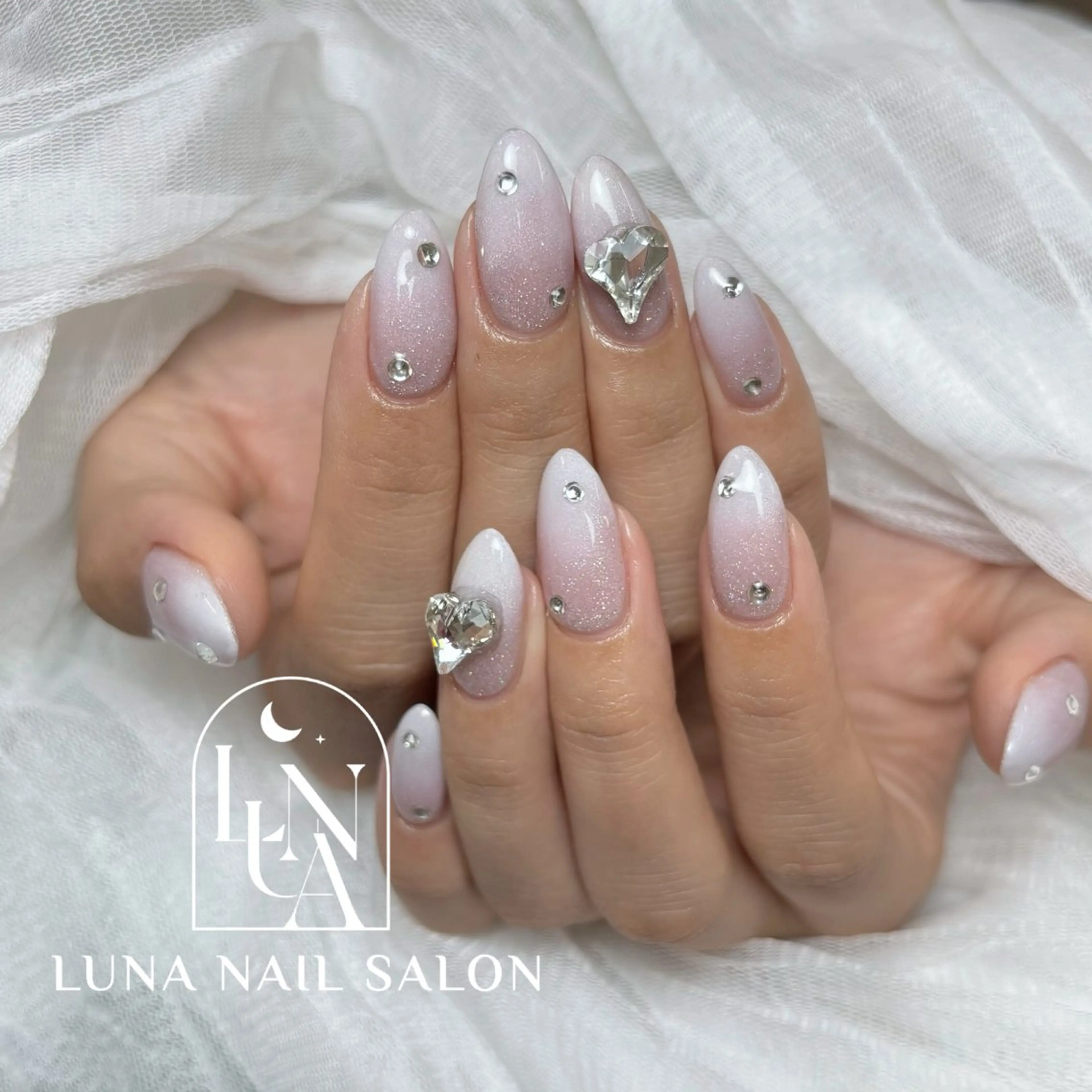 ネイル ハンドネイル フットネイル ハンドケア LUNA Nail salon💕のネイルデザイン