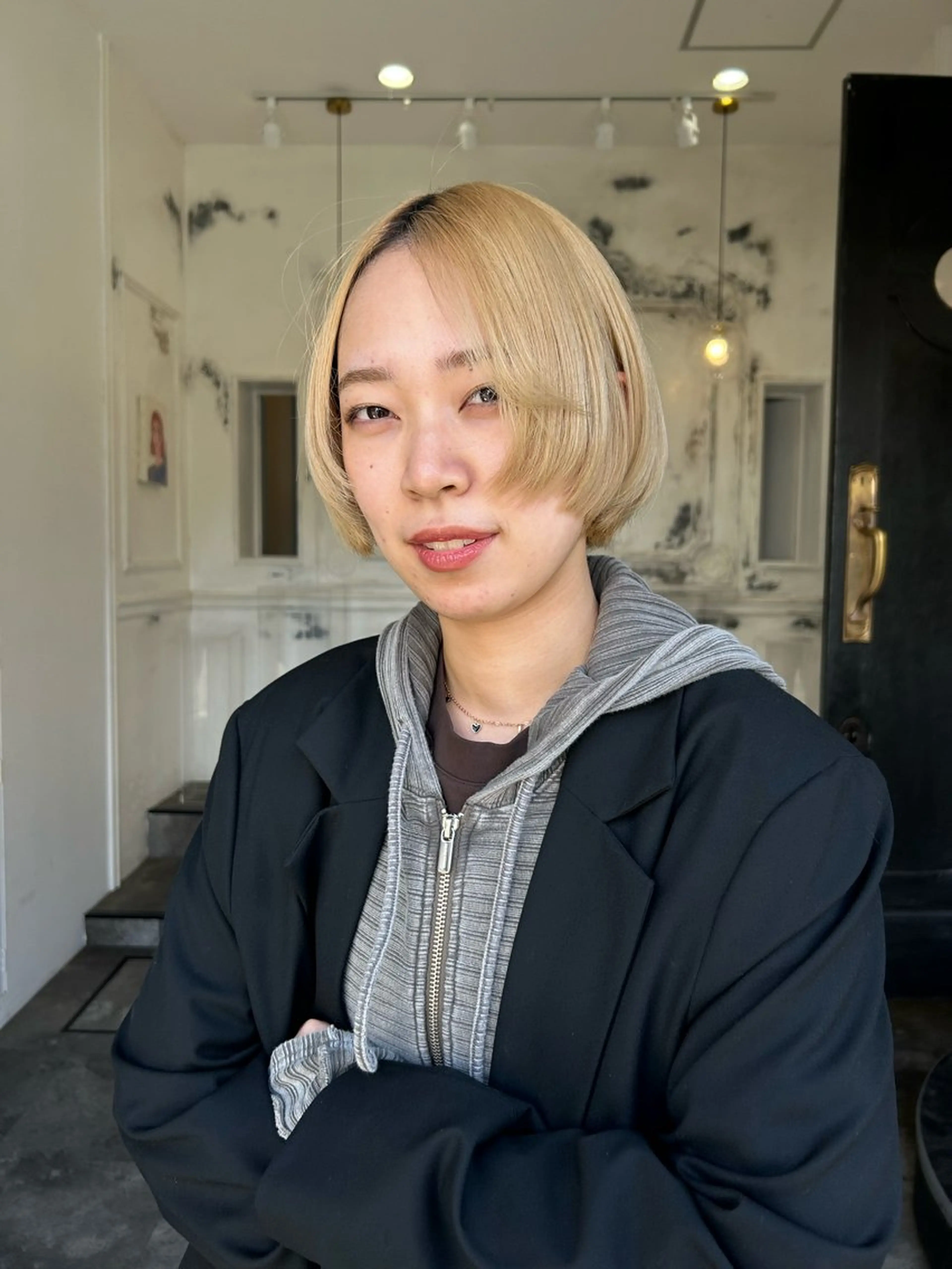 ショート カラー COMEG HEAD 上乃裏所属・宮前 芽衣のヘアスタイル