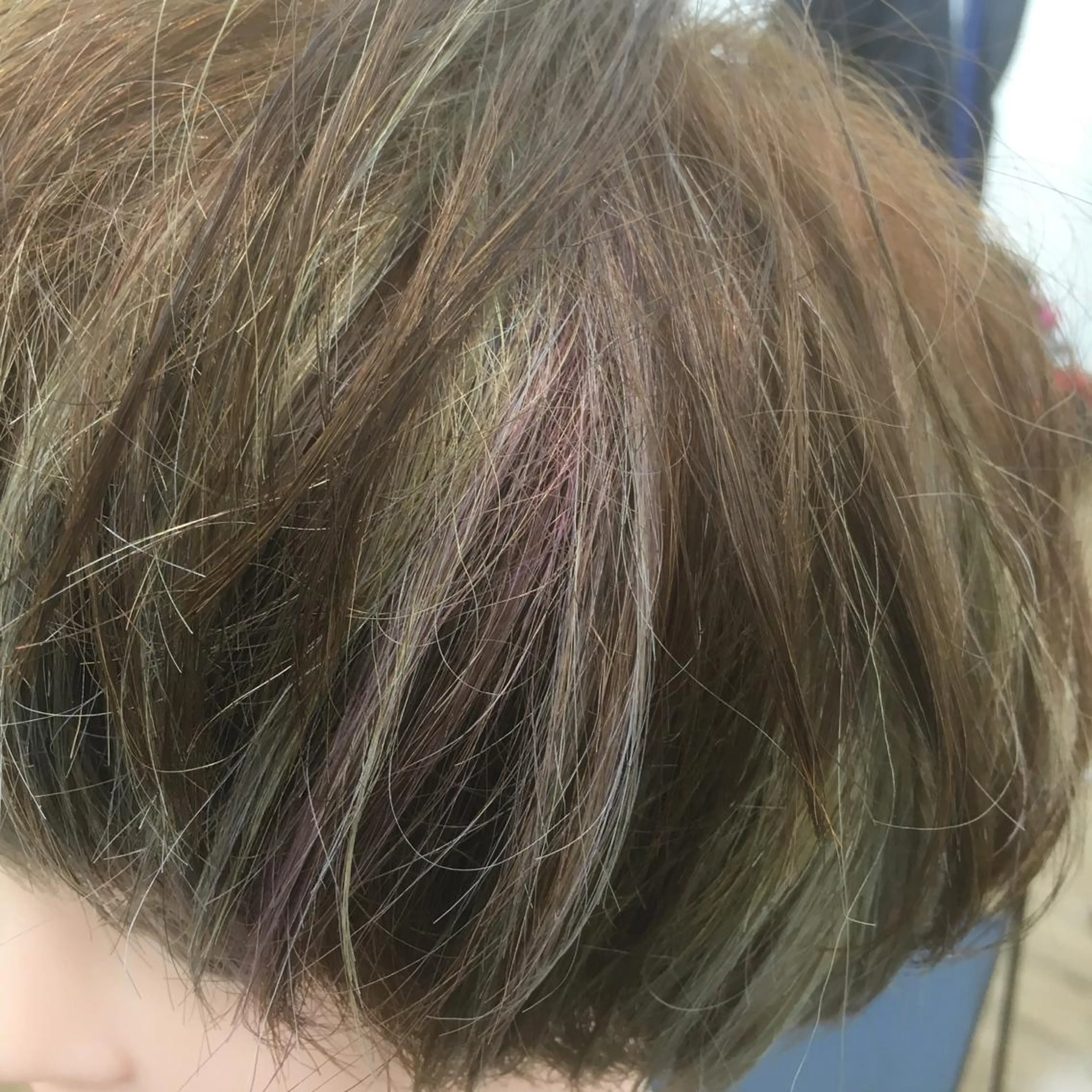 ショート カラー 白髪ぼかしハイライト 柳川拓哉のヘアスタイル