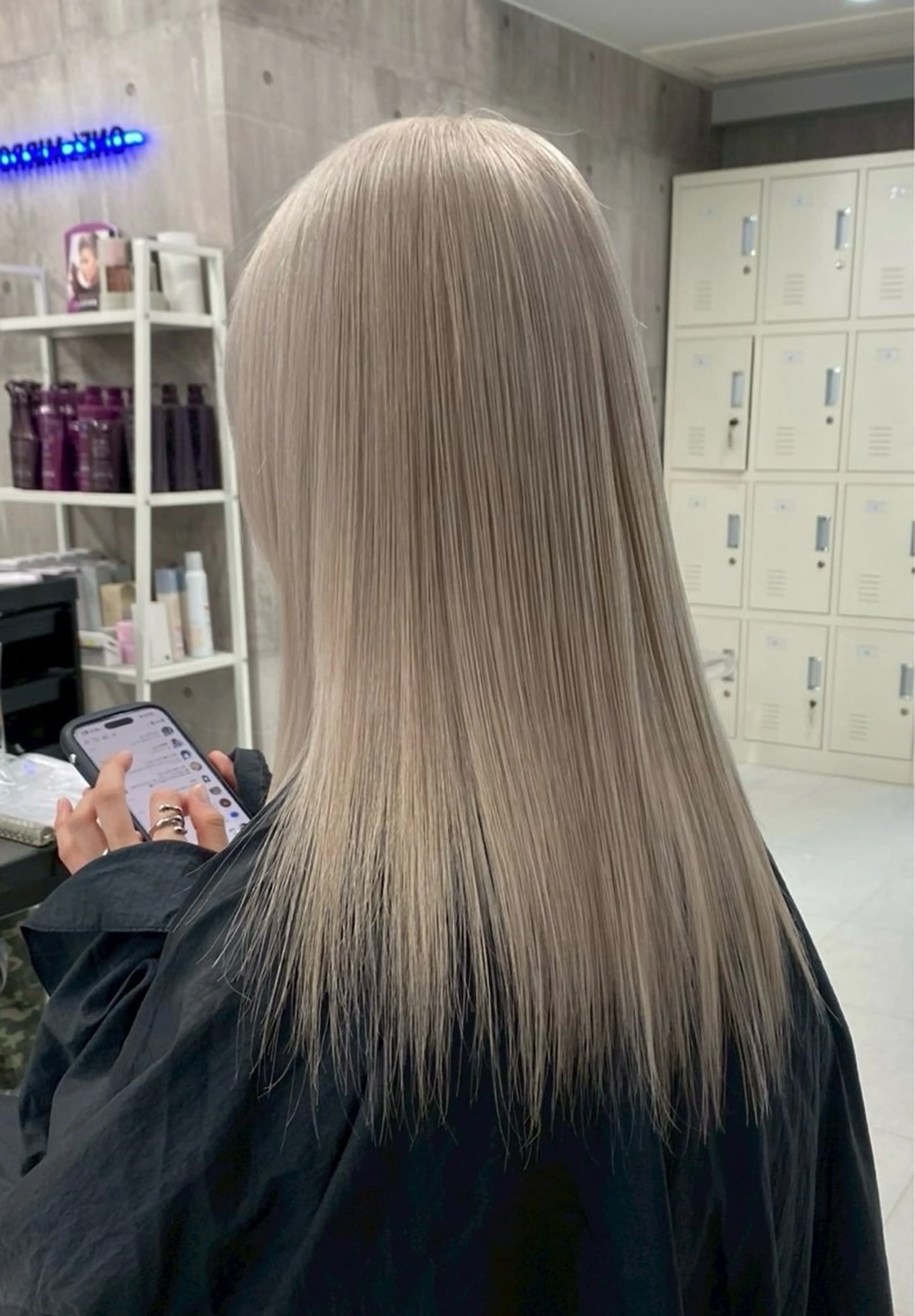 セミロング カラー パーマ ヘアアレンジ メンズ キッズ ヘアカラー トリートメント レイヤー×ハイトーン / mihana🪐のヘアスタイル