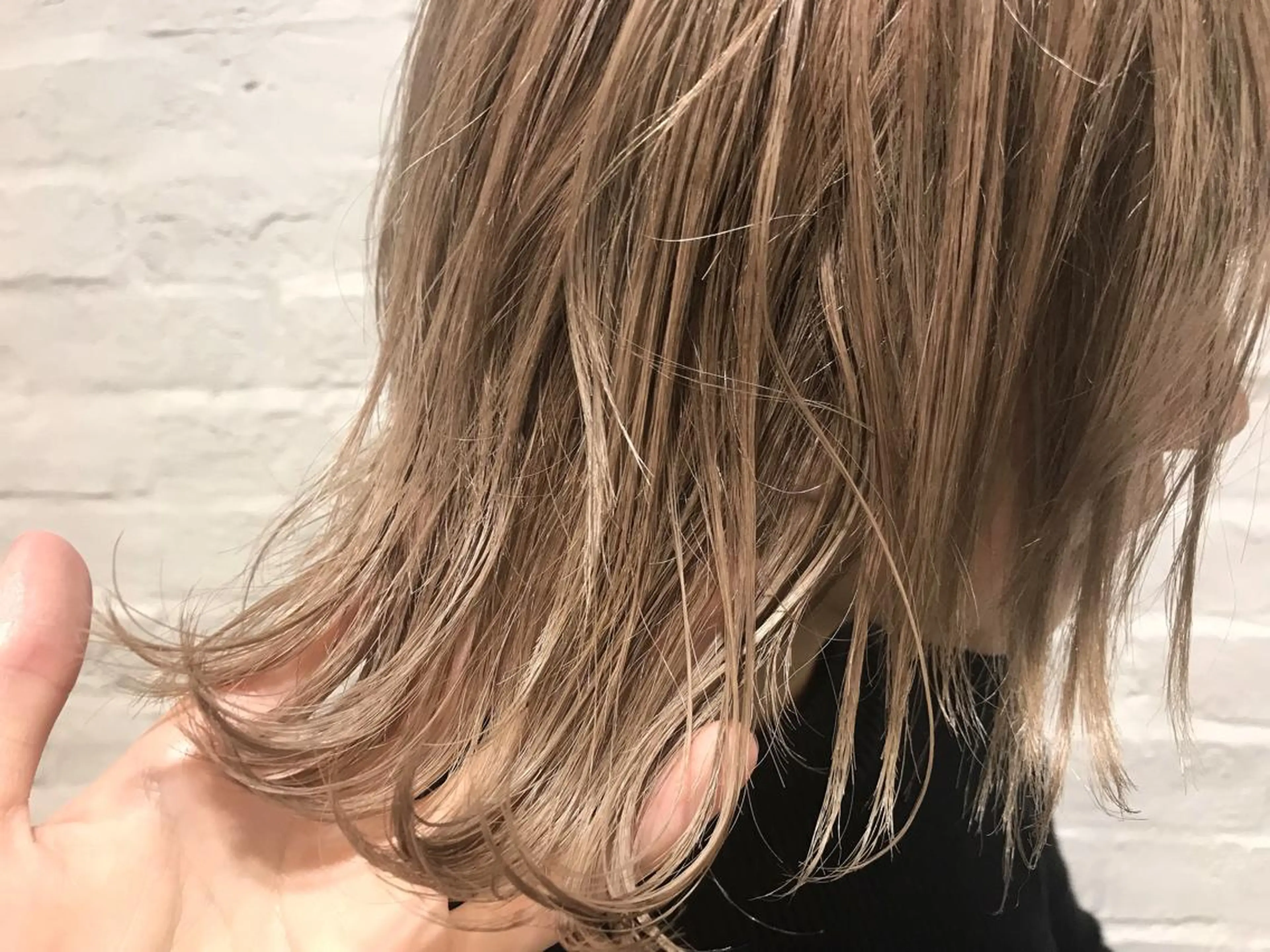 ショート カラー ベージュカラー ブリーチ ハイライトカラー ミルクティーベージュ ハイライト PALAN所属・ボブ　ショート 特化 迫田紘史のヘアスタイル