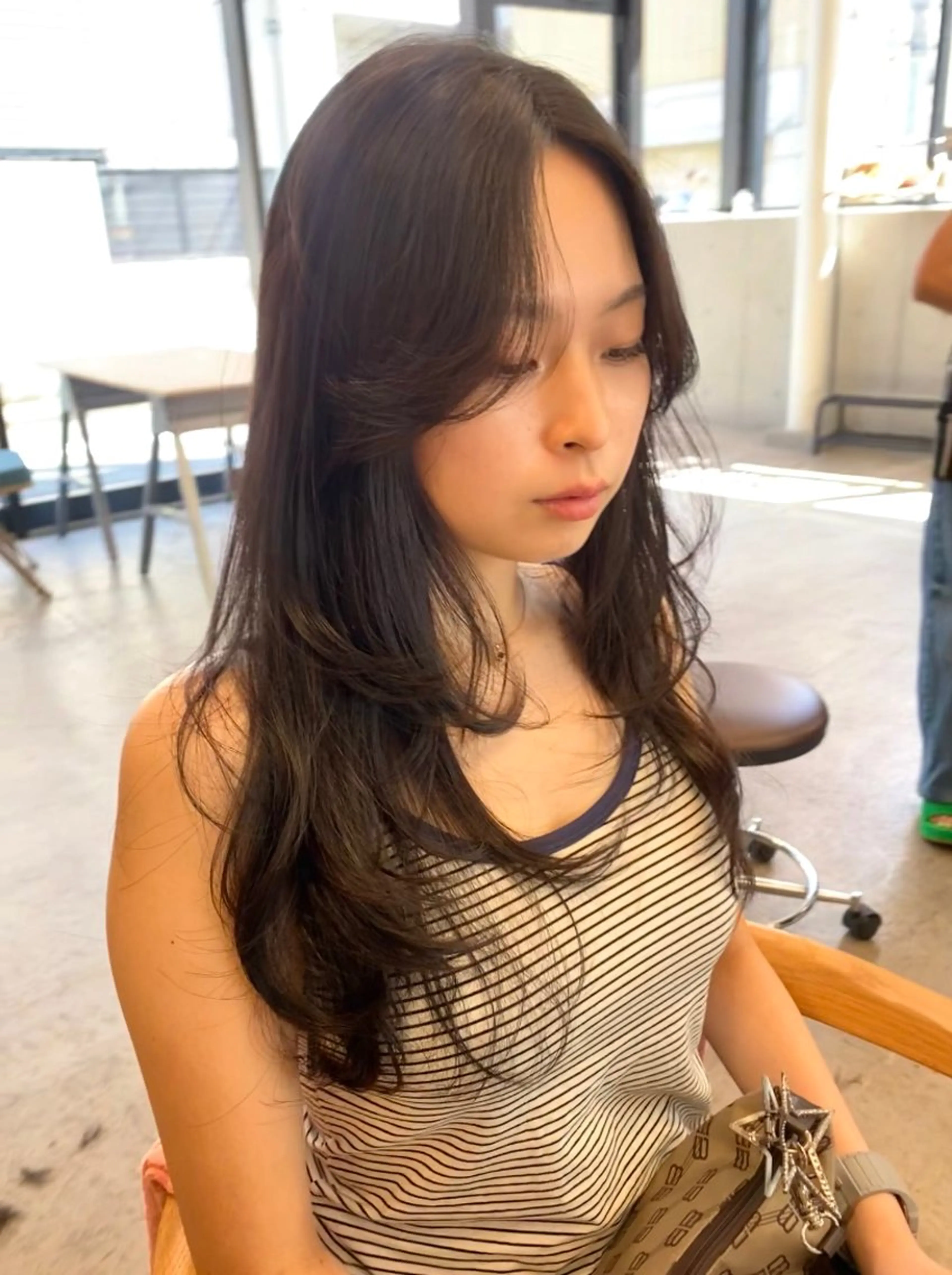 ロング カラー くびれヘア 顔まわりレイヤー 顔周りカット 韓国風ヘア レイヤーカット レイヤー/柔色 カラー/SAkiのヘアスタイル