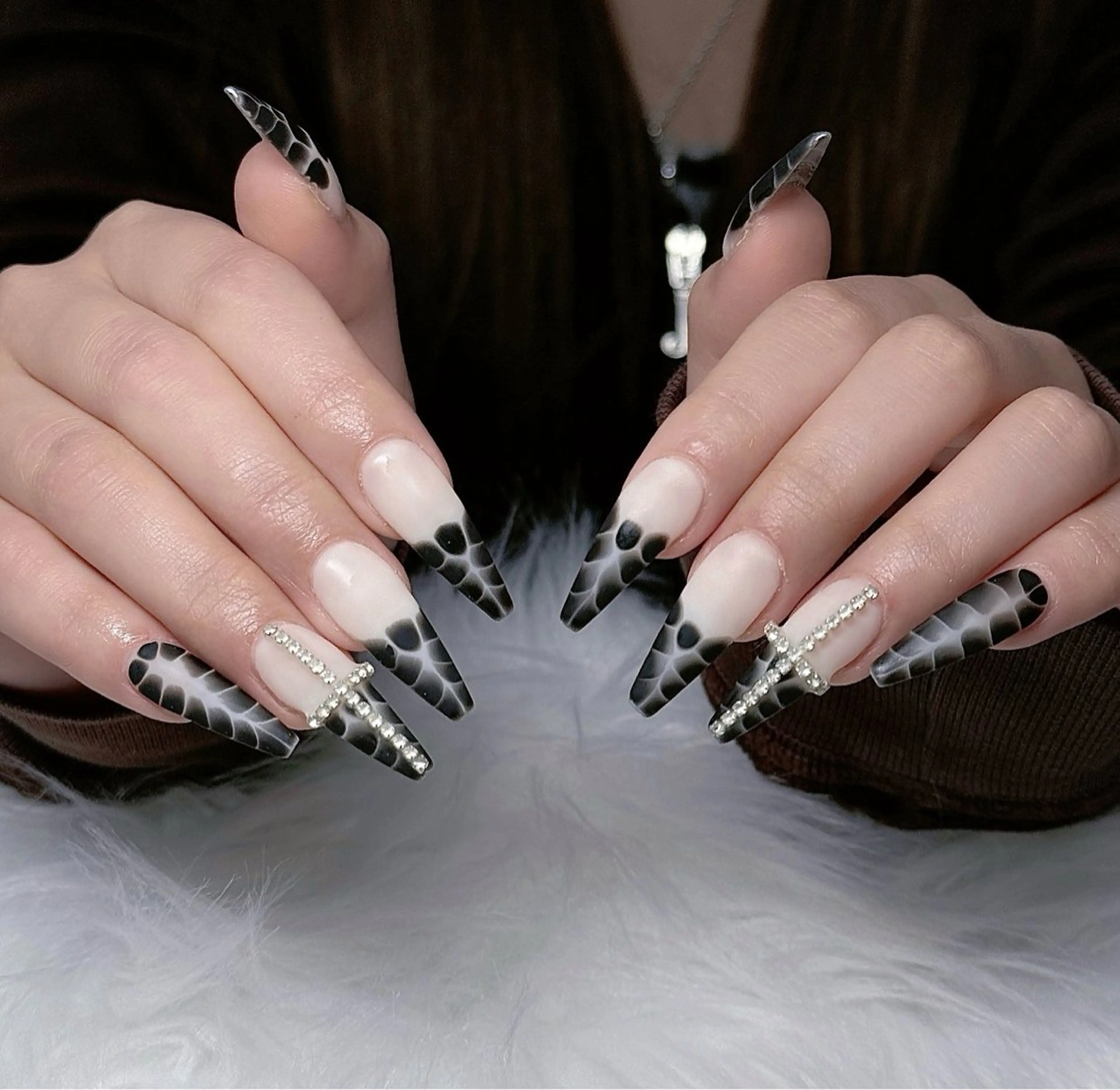 ネイル 長さ出し フレンチネイル 韓国ネイル レース マグネットネイル ハンドネイル yuna ユナのネイルデザイン