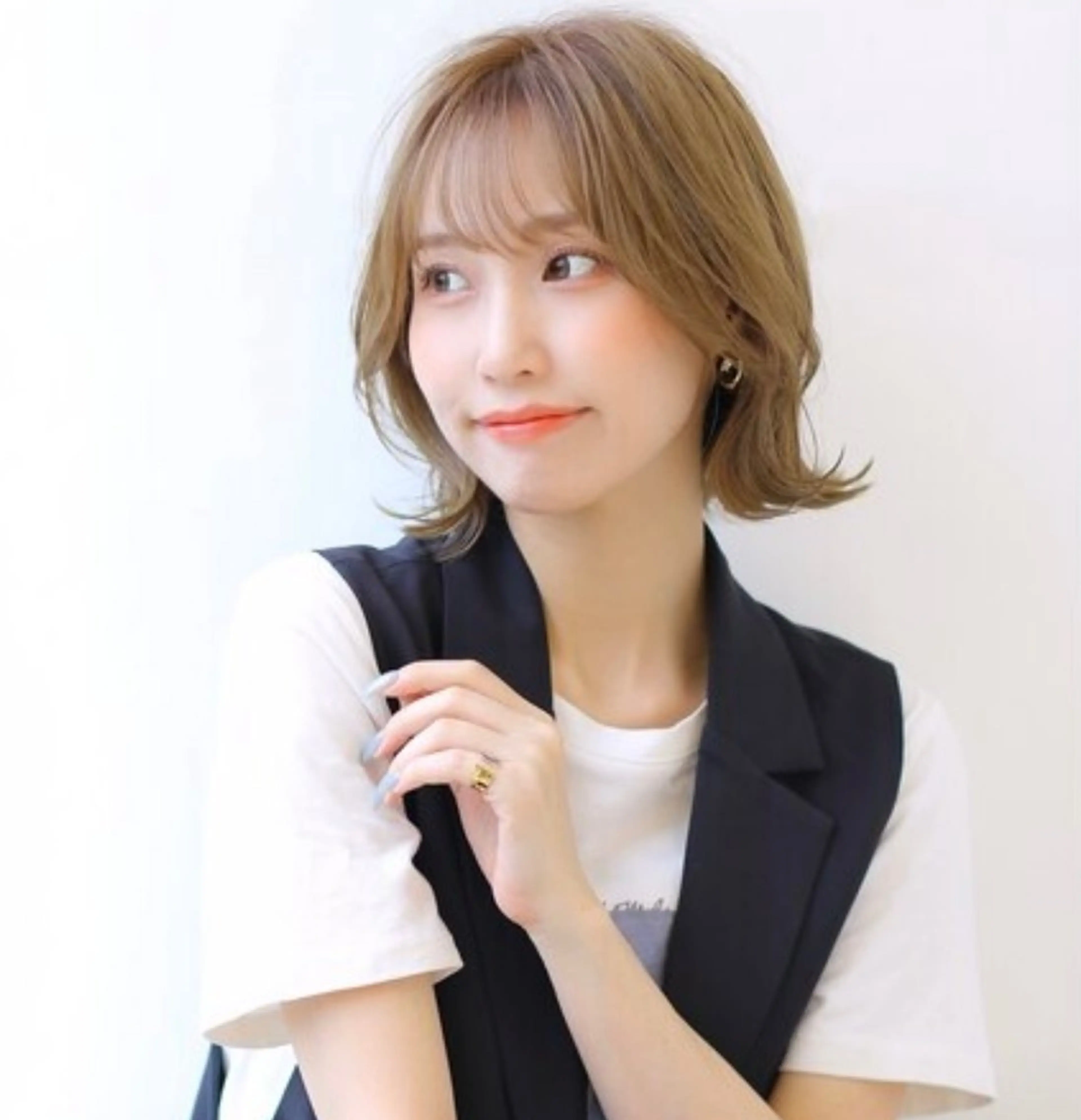 ミディアム カット ヘアカラー ORO所属・梶 久菜乃のヘアスタイル