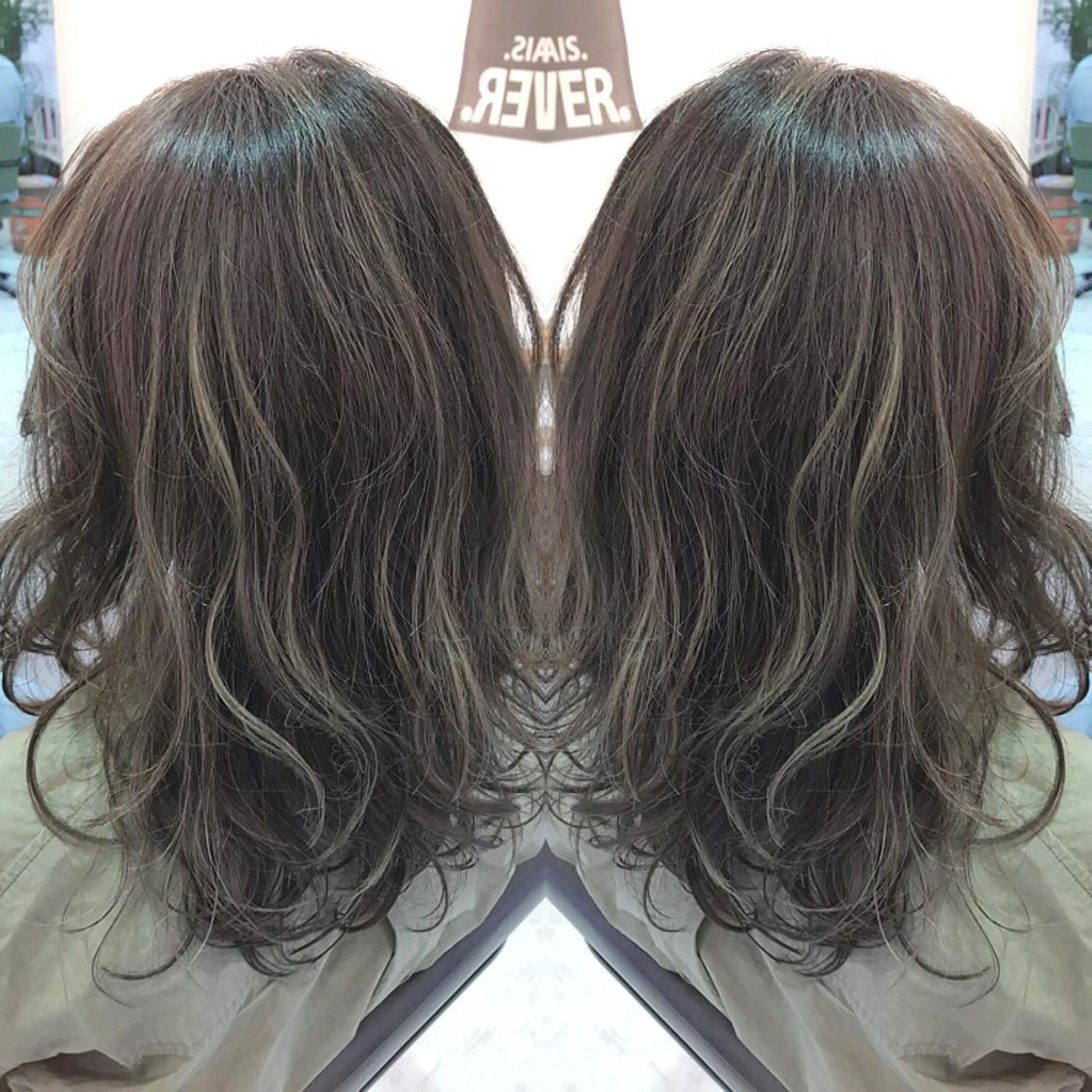 セミロング カラー ハイライトカラー イルミナカラー ハイライト 青木 茂樹⭐️ 透明感カラーのヘアスタイル