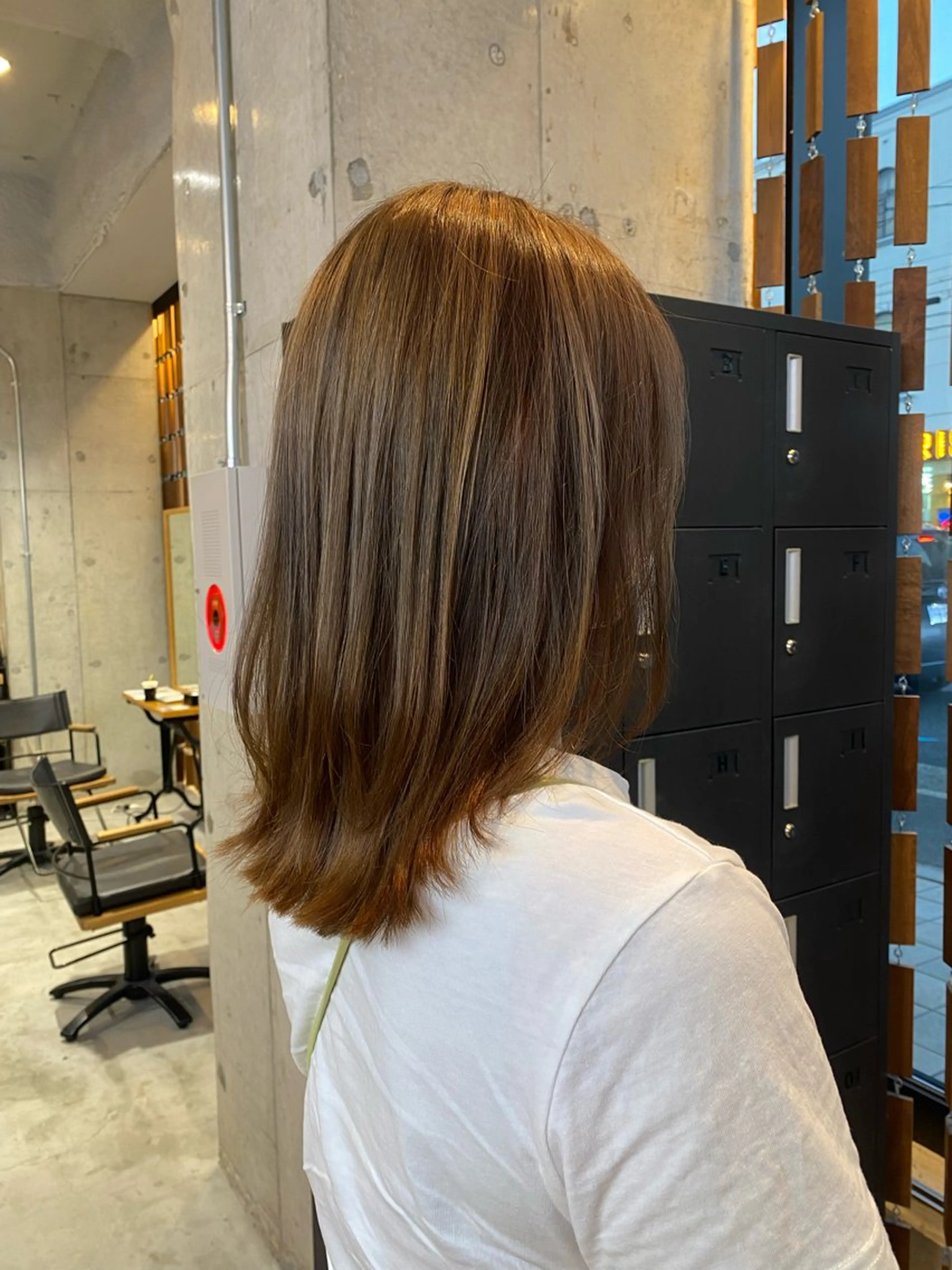 ミディアム カラー ベージュカラー 透明感カラー カット ヘアカラー 佐々木 彩乃のヘアスタイル