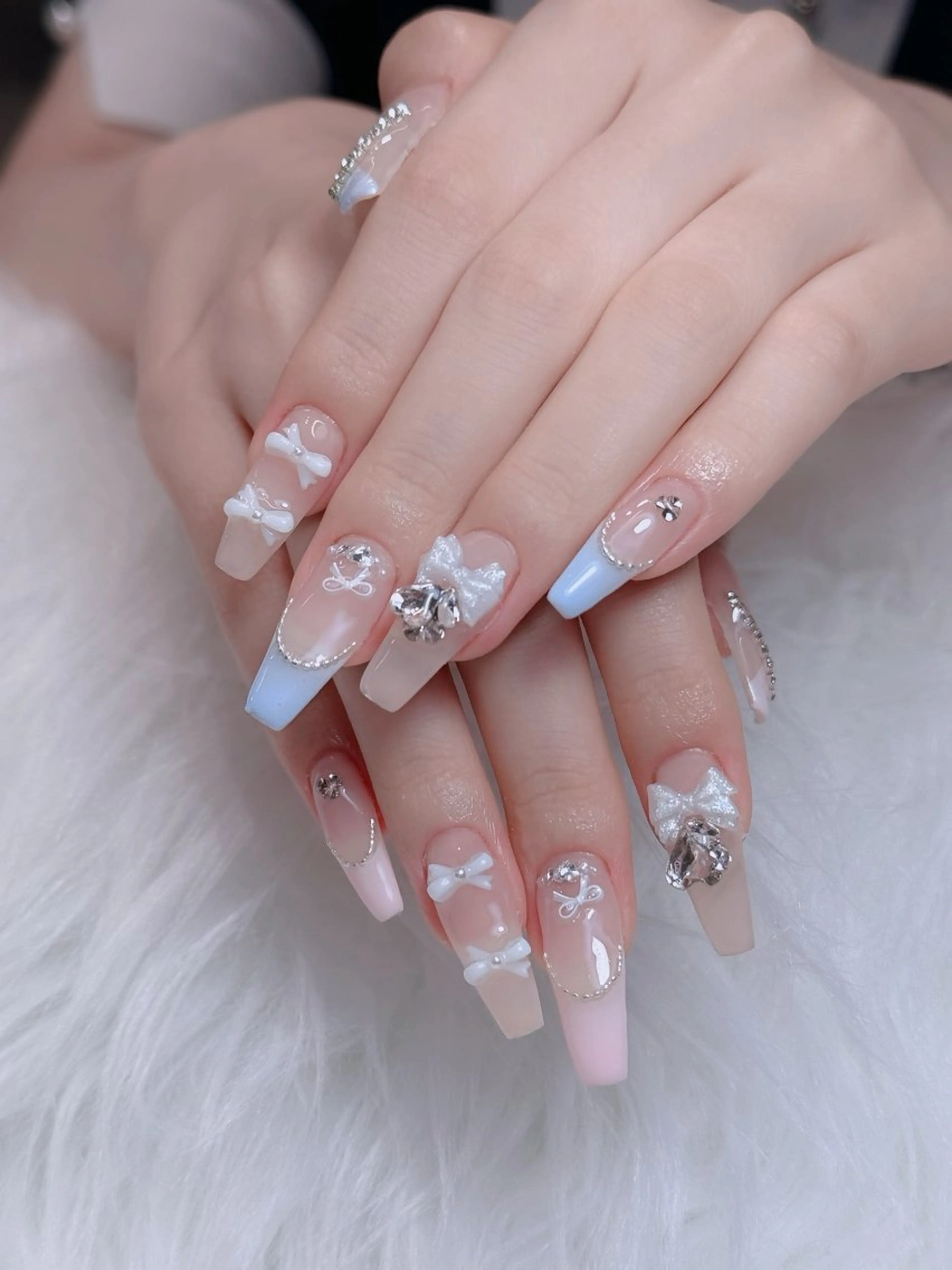 ネイル オーロラネイル チークネイル フットネイル フレンチネイル 韓国ネイル ハンドネイル Lumi Nailのネイルデザイン