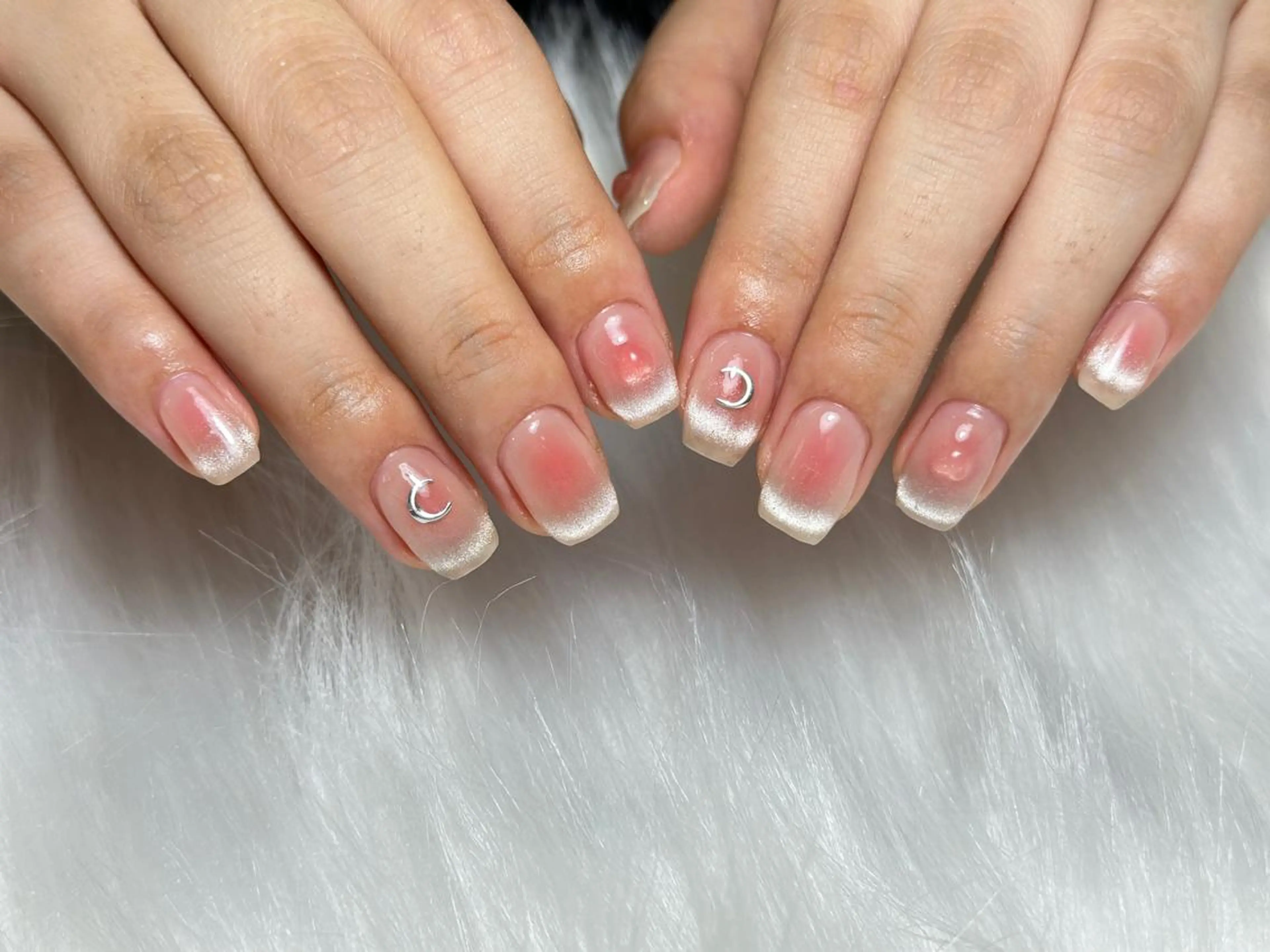 ネイル ハンドネイル Mona【パラジェル ・長さ出し専門店】のネイルデザイン