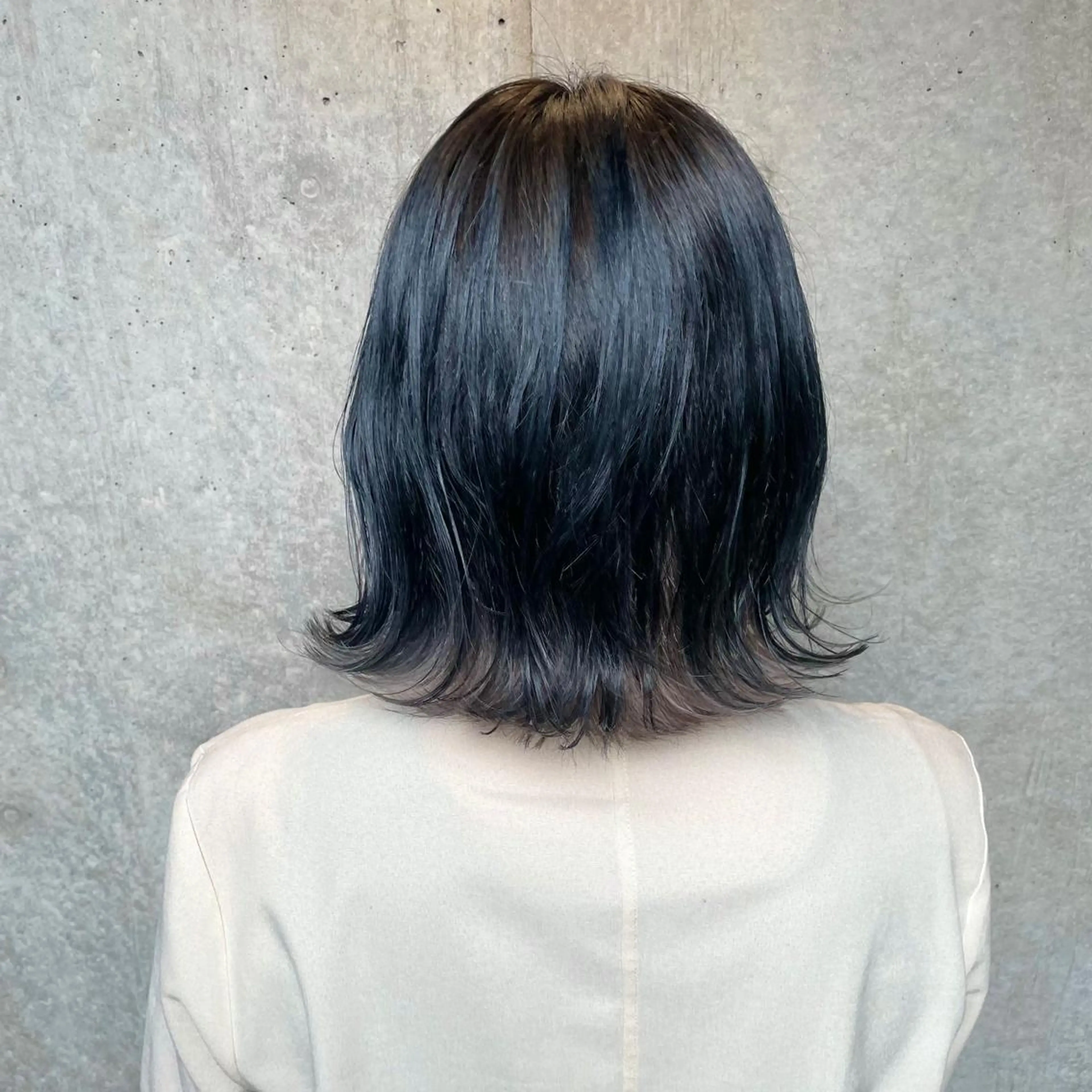 カラー 黒髪 ブルーカラー ブルーブラック シルバー 🫧BUBBLES 新所沢　かとうゆきのヘアスタイル