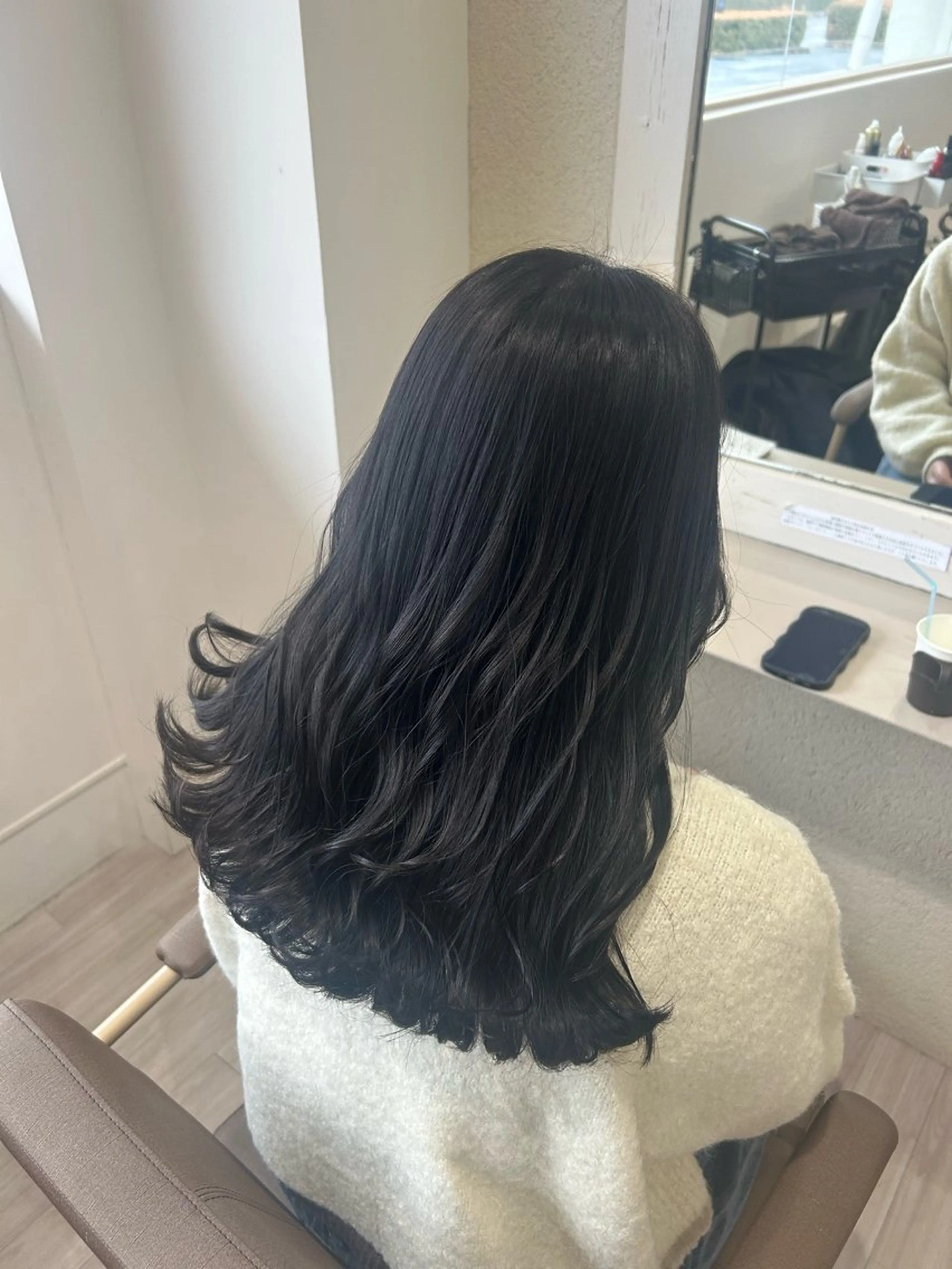 セミロング カラー 黒髪 ラベンダーカラー ヘアカラー LiEn hair’s BEAU group所属・青山 里帆のヘアスタイル