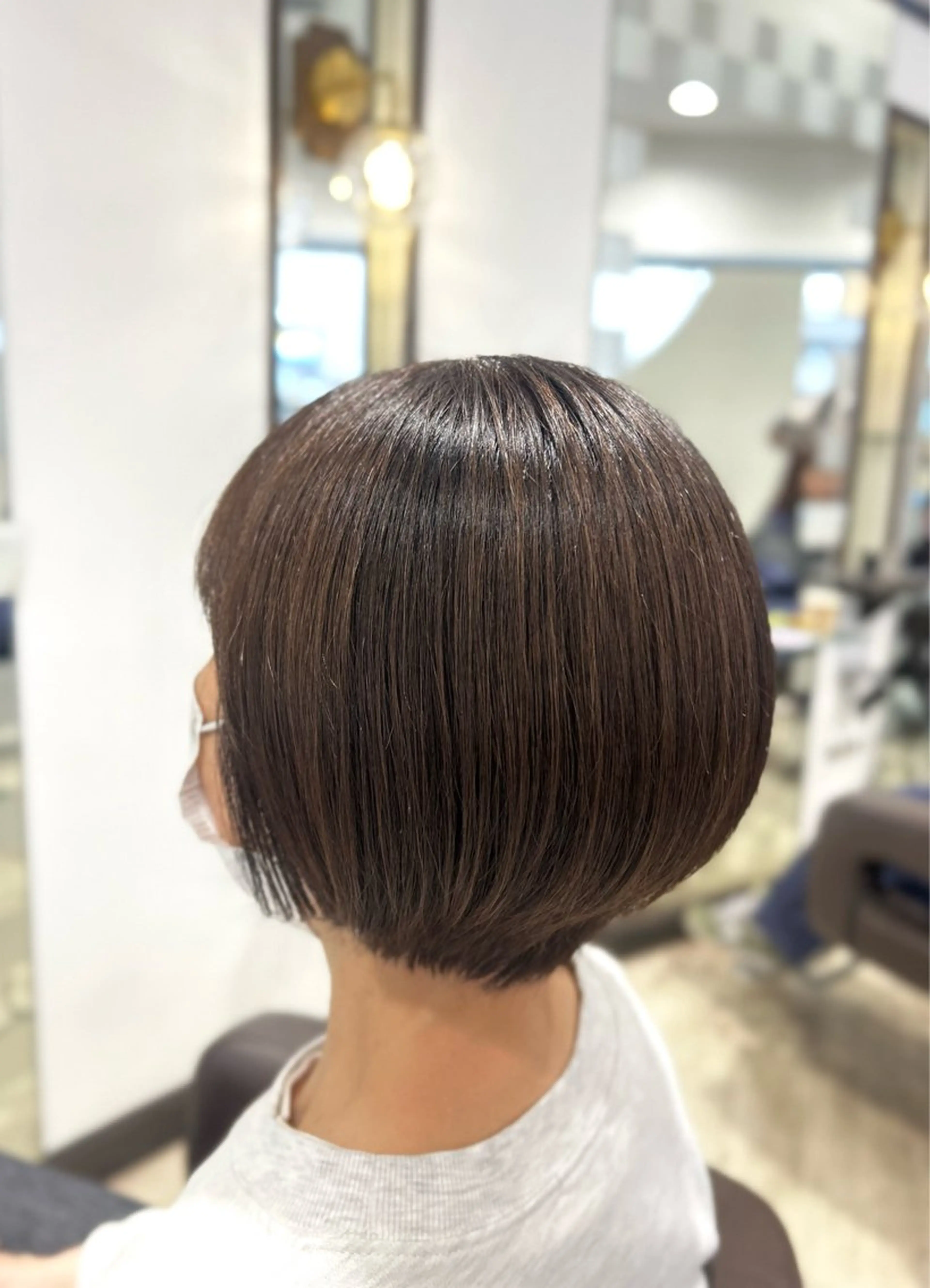 【前髪や顔まわりのうねりだけ気になる方に】カット＋ポイント縮毛矯正＋トリートメントの写真