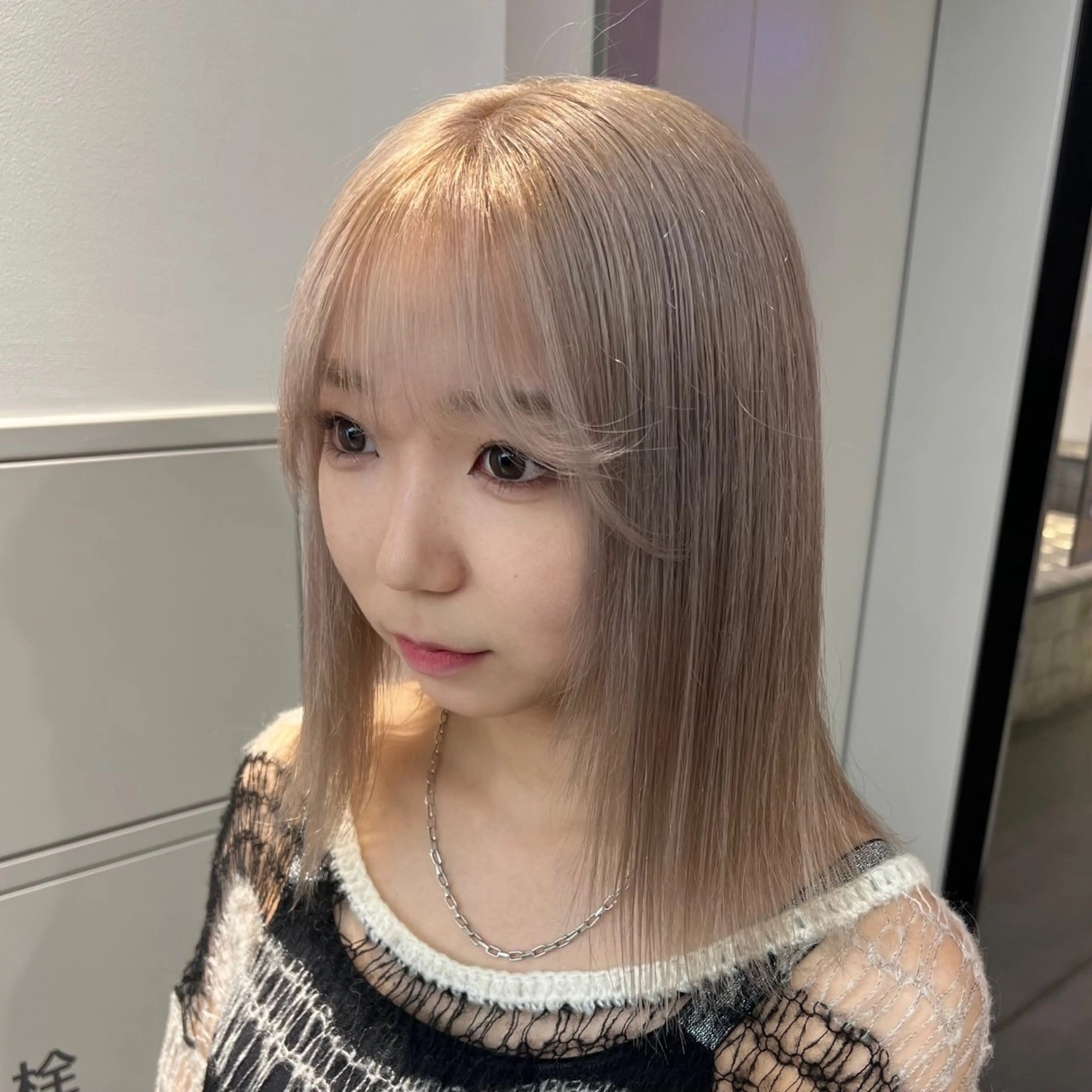 カラー ベージュカラー ハイトーンカラー ヘアカラー トリートメント 🌼動き×透明感🩵 ハイトーン/ナナのヘアスタイル