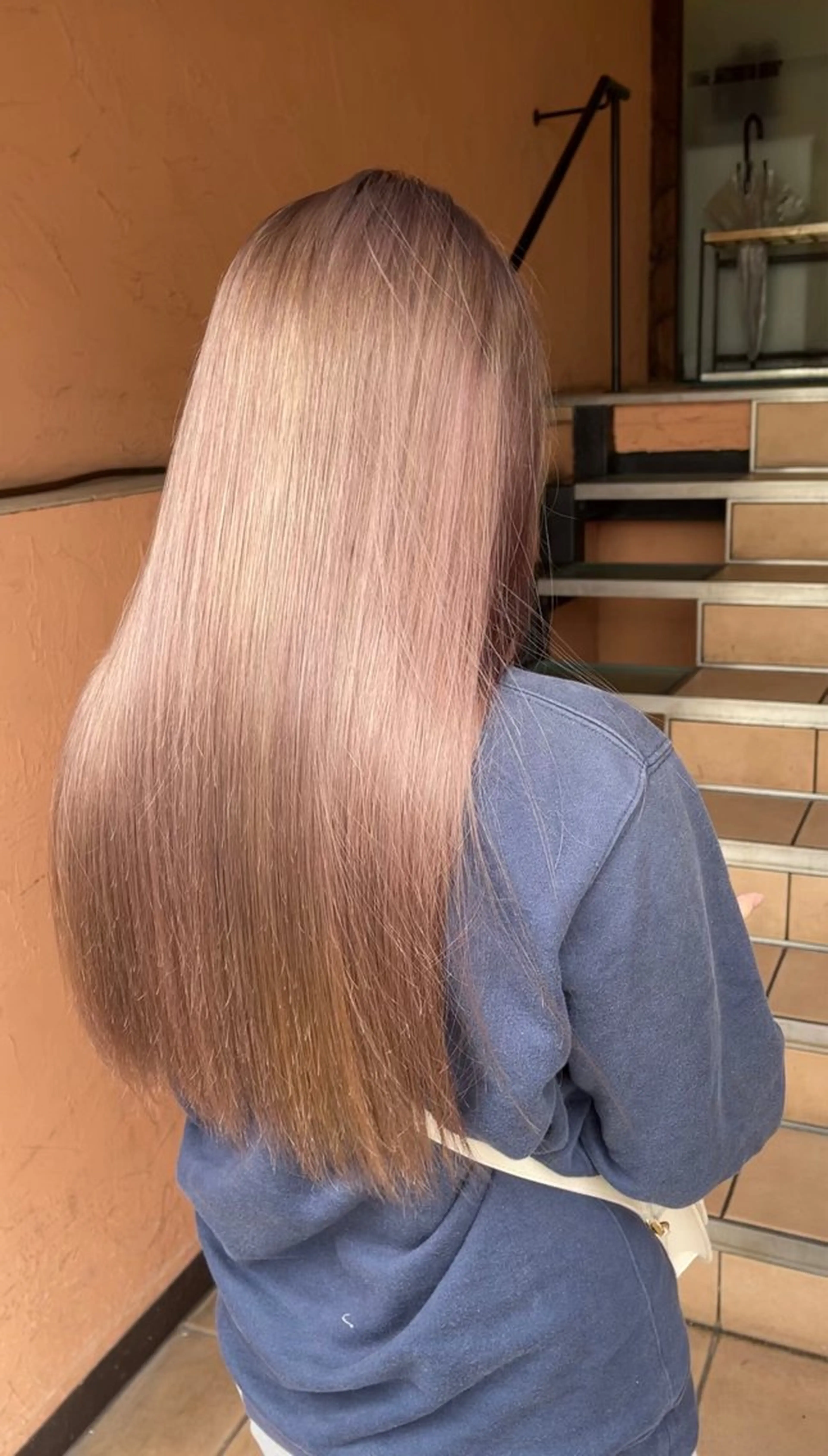 ミディアム カラー ブリーチ カット ヘアカラー トリートメント Che'ri所属・海外レイヤー/ レイヤーカット/和田のヘアスタイル