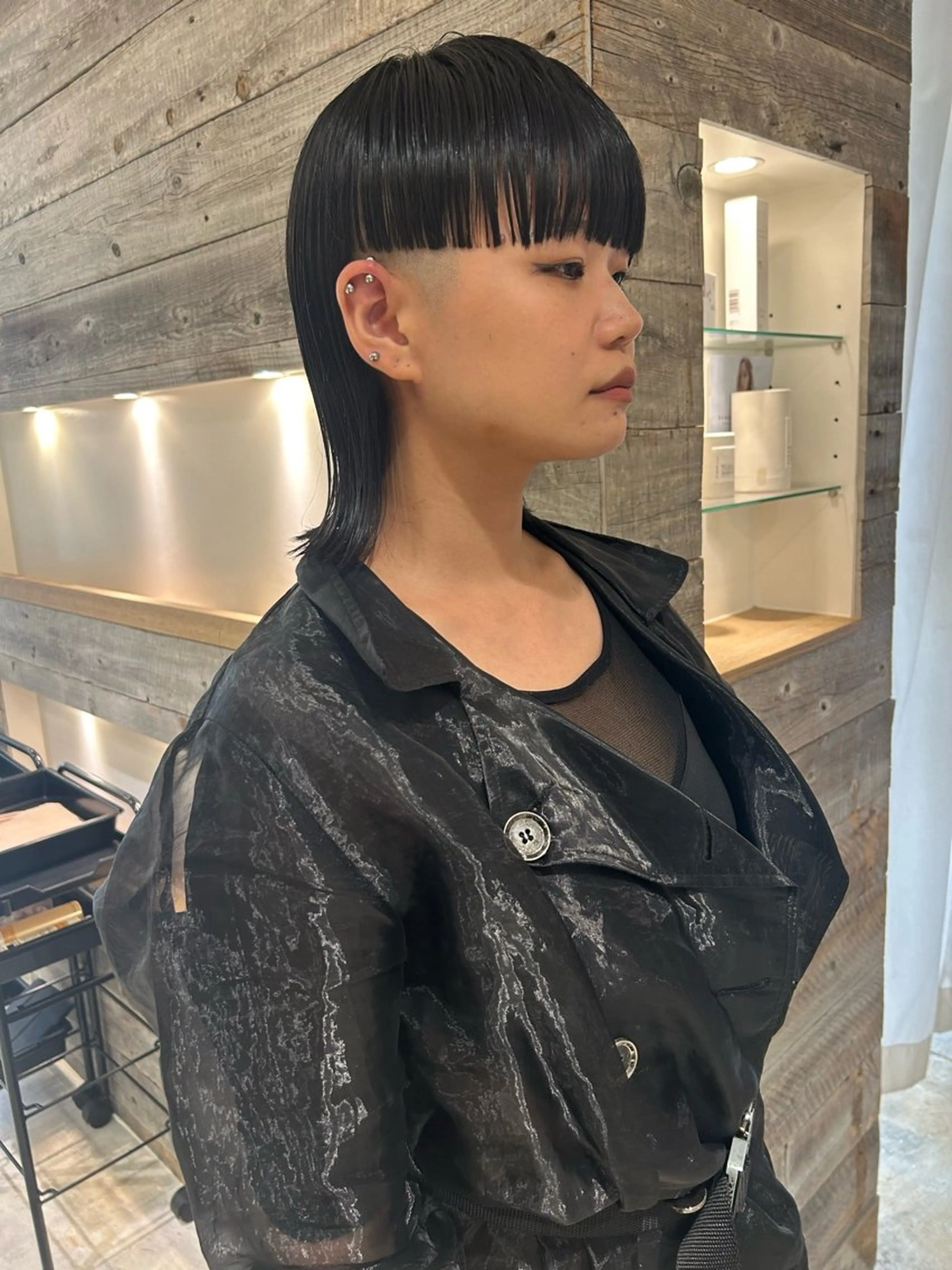 ミディアム マレットヘア カット トリートメント Loom.所属・村上雅人 ナチュラルモードのヘアスタイル