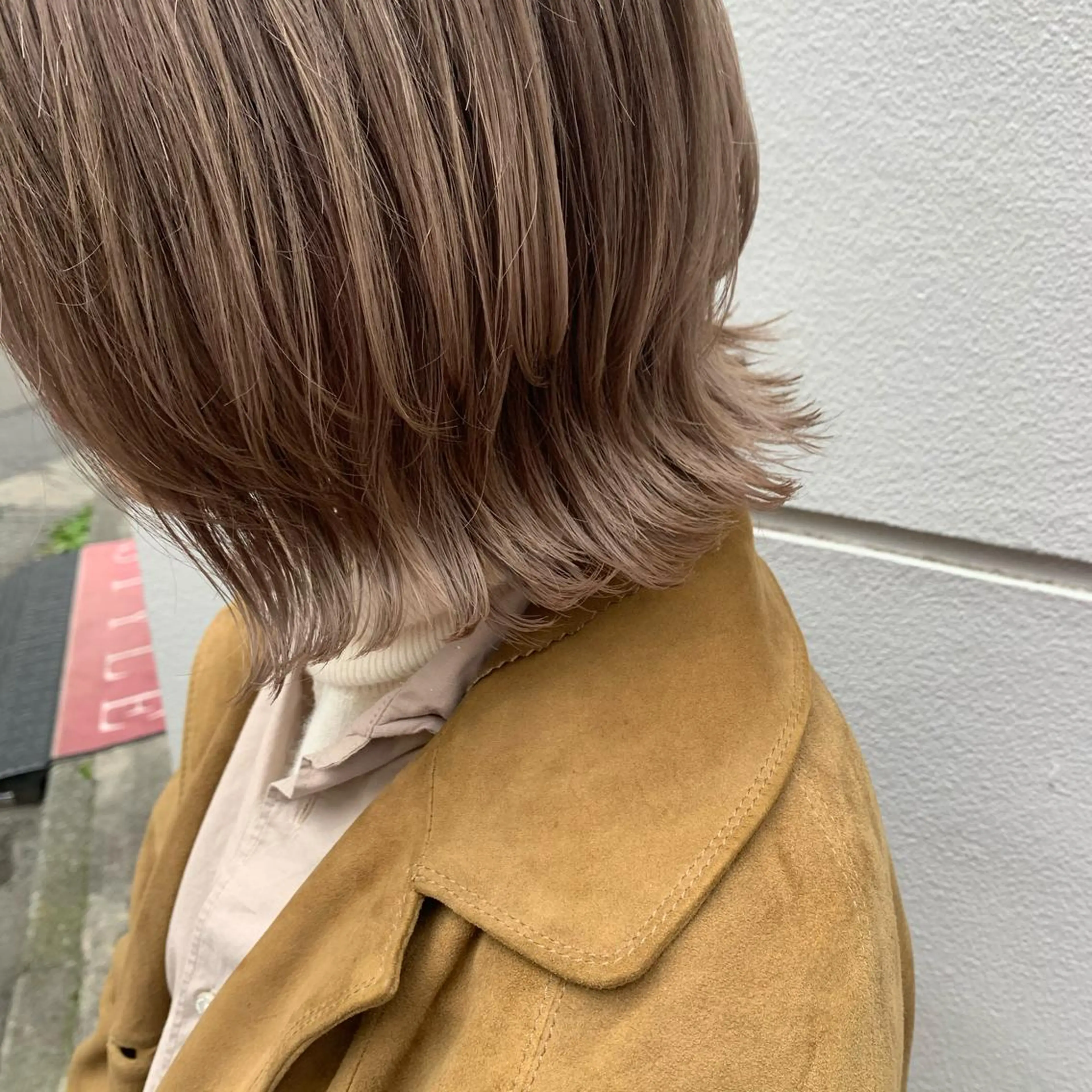 ショート カラー ヘアアレンジ サナ🌱 切りっぱなしボブのヘアスタイル