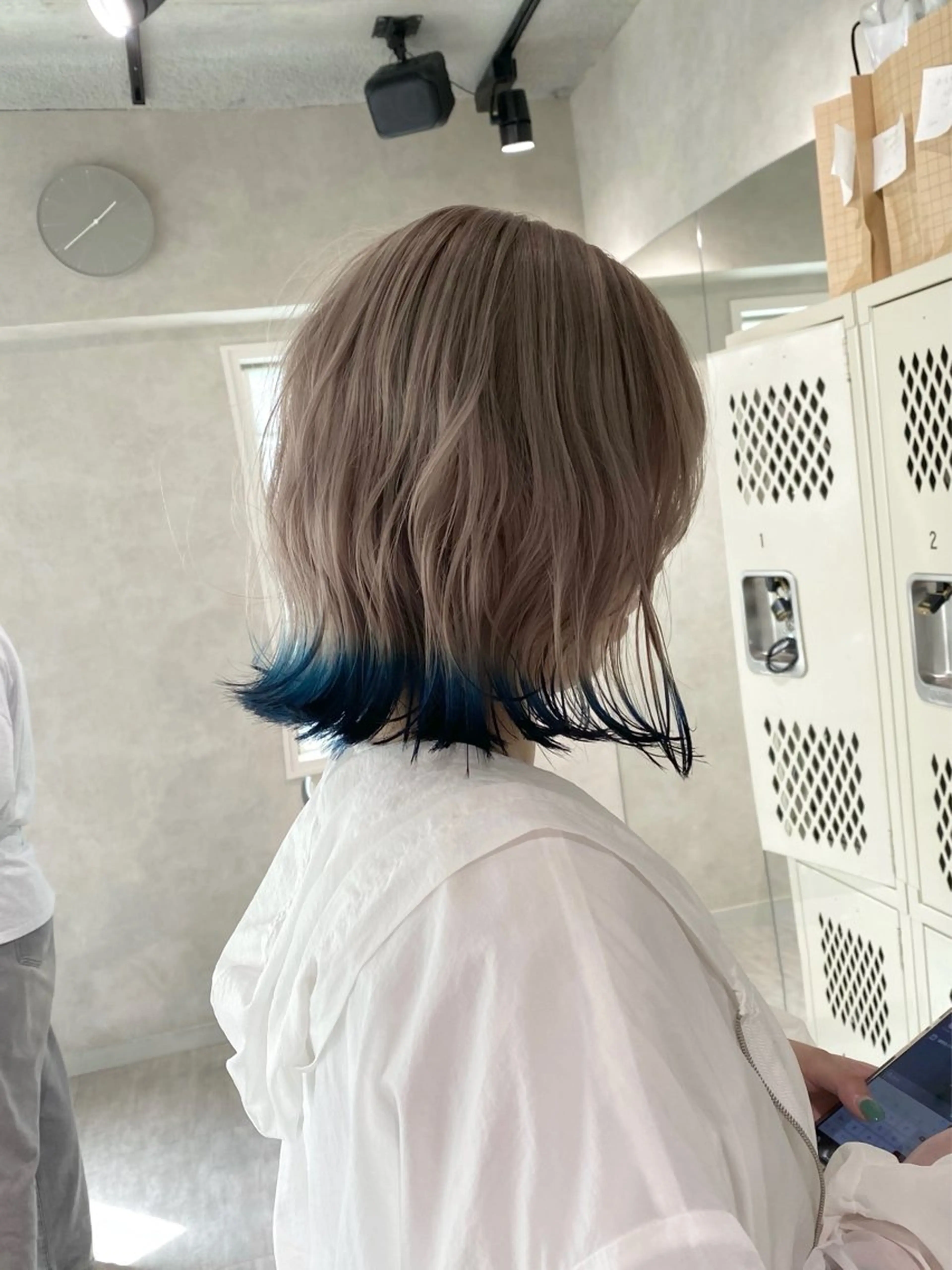 ショート カラー 黒髪 ブルーカラー ボブ 外ハネヘア カット ヘアカラー トリートメント ダブルカラー ブリーチ/kaitoのヘアスタイル