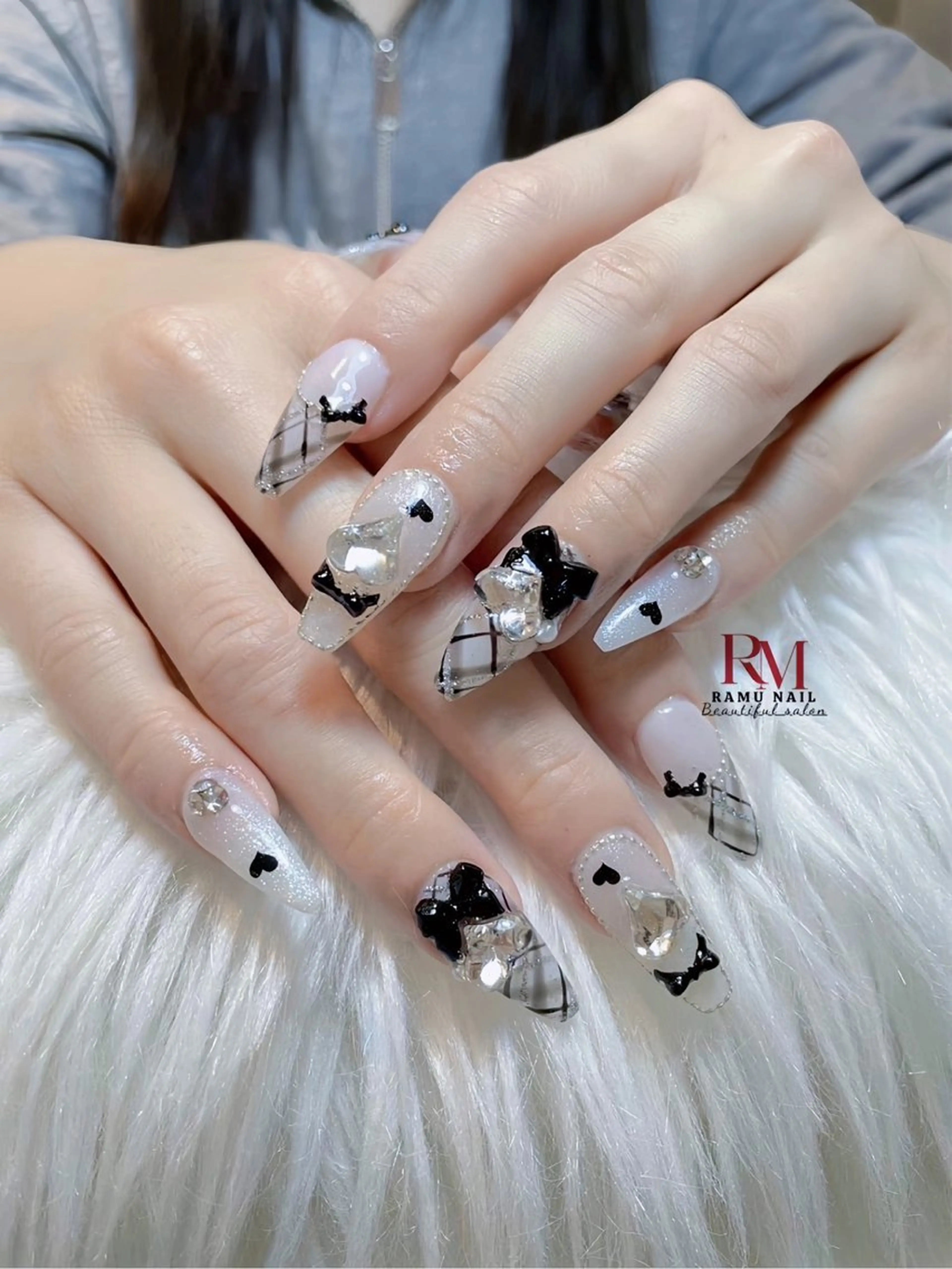 ネイル キラキラネイル マグネットネイル ミラーネイル ピンク ワンホンネイル ハンドネイル RAMU Nail 恵比寿店のネイルデザイン