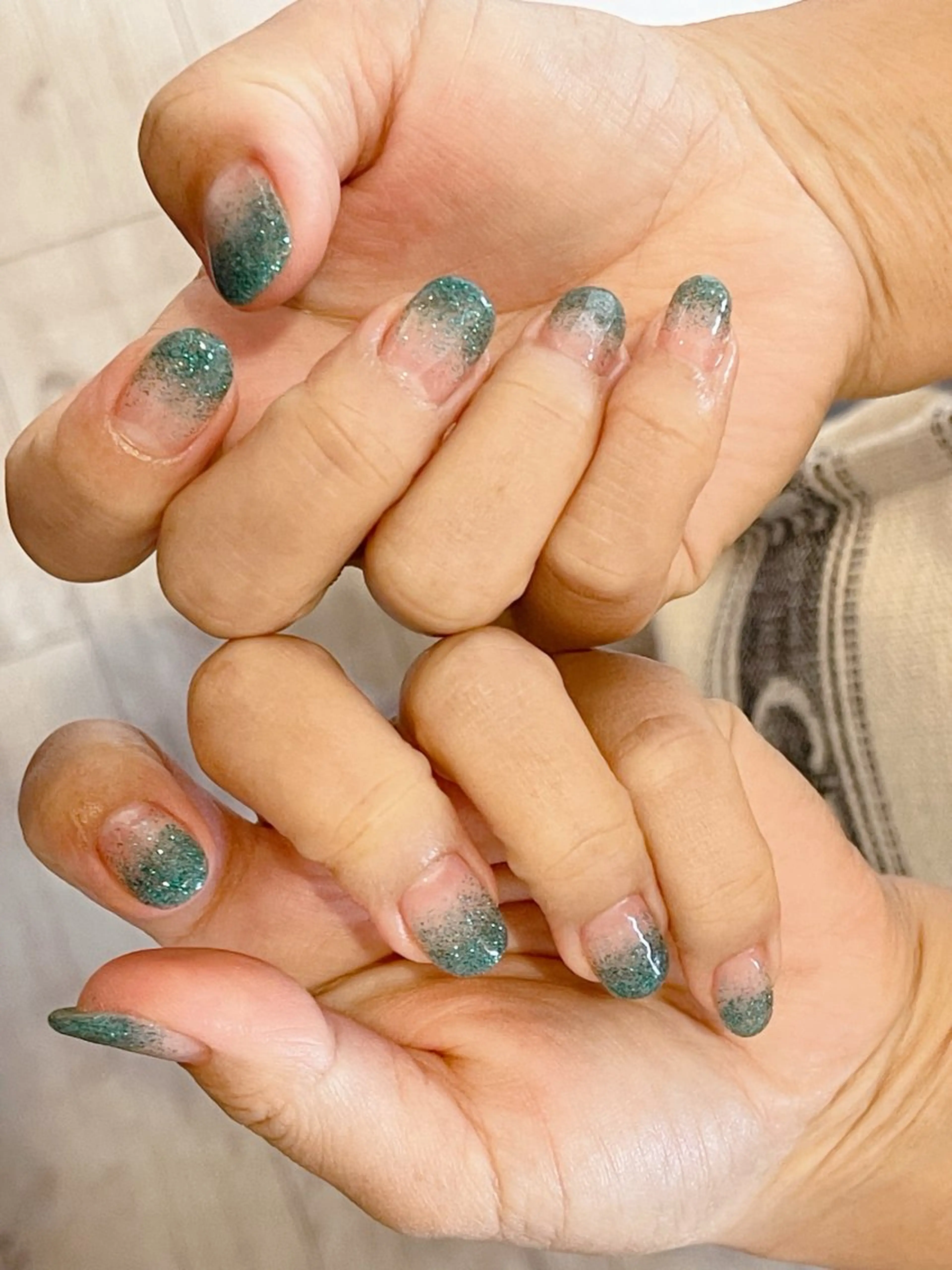 ネイル グラデーション グリーン ラメ(グリッター) ラメグラデーション i. ayakaのネイルデザイン