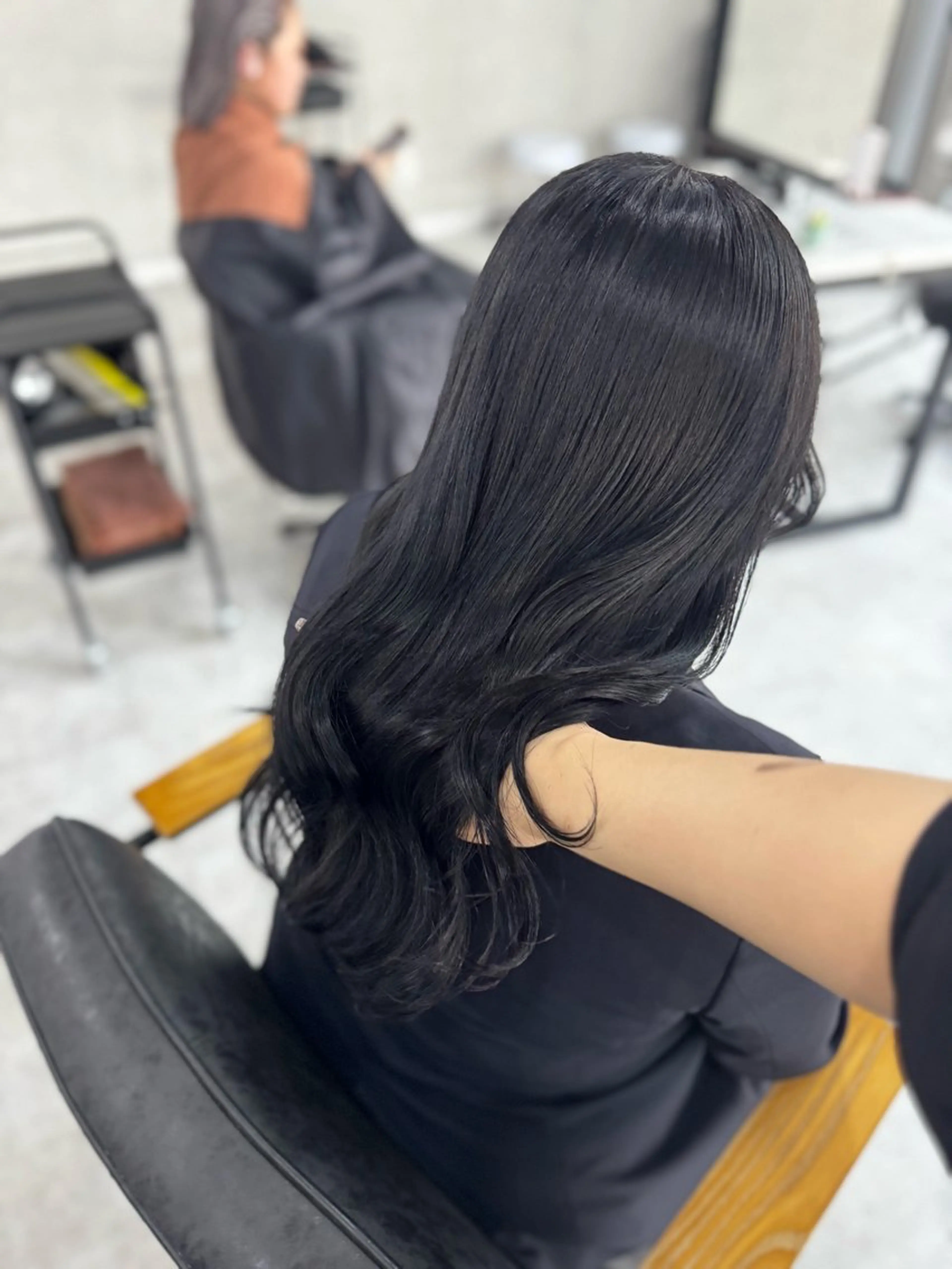 ロング カラー アッシュ アッシュブラウン ベージュカラー 黒髪 ブリーチ 赤み無し柔らかカラー 【梅田】madokaのヘアスタイル