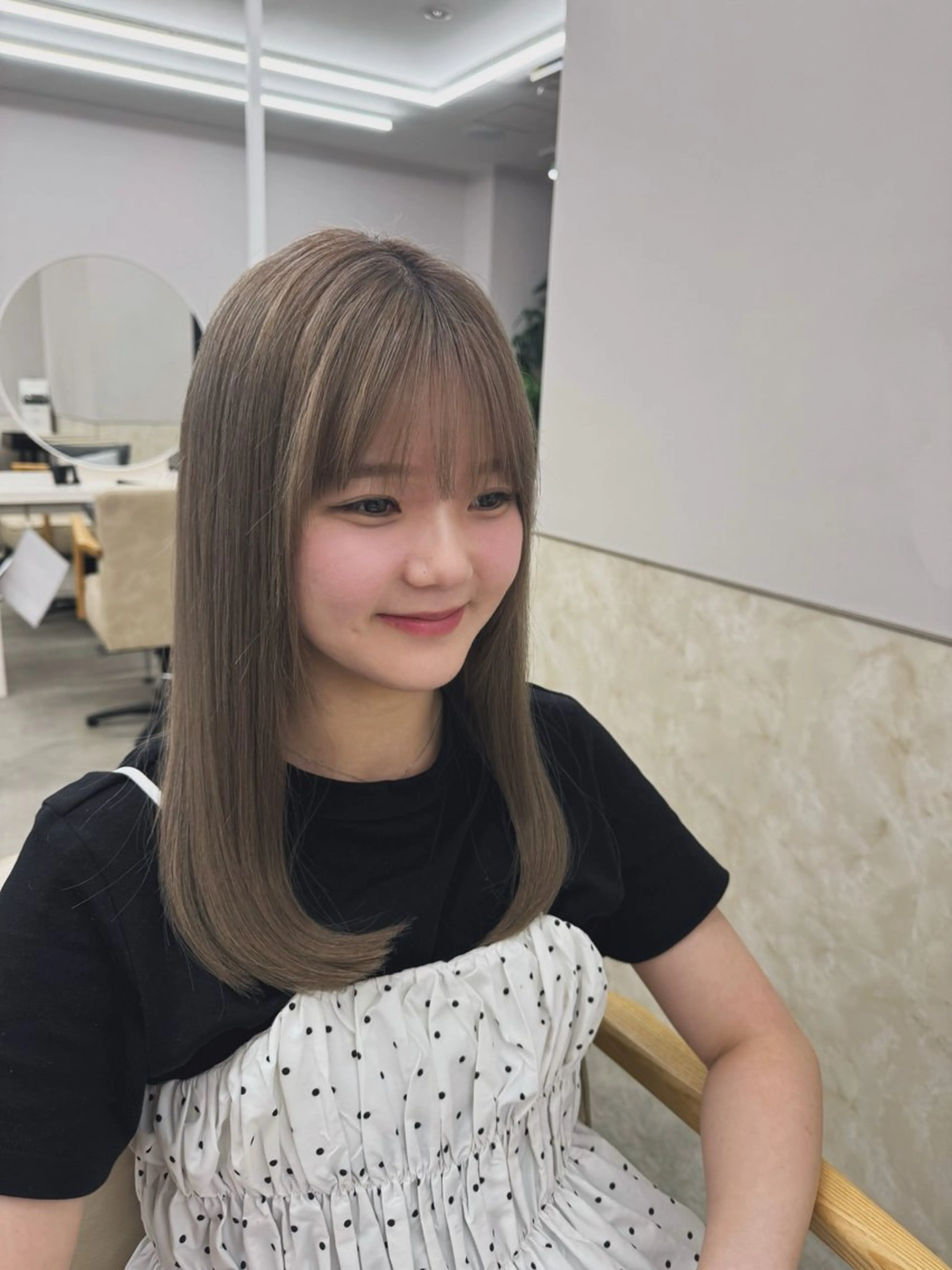 セミロング sand emaのヘアスタイル