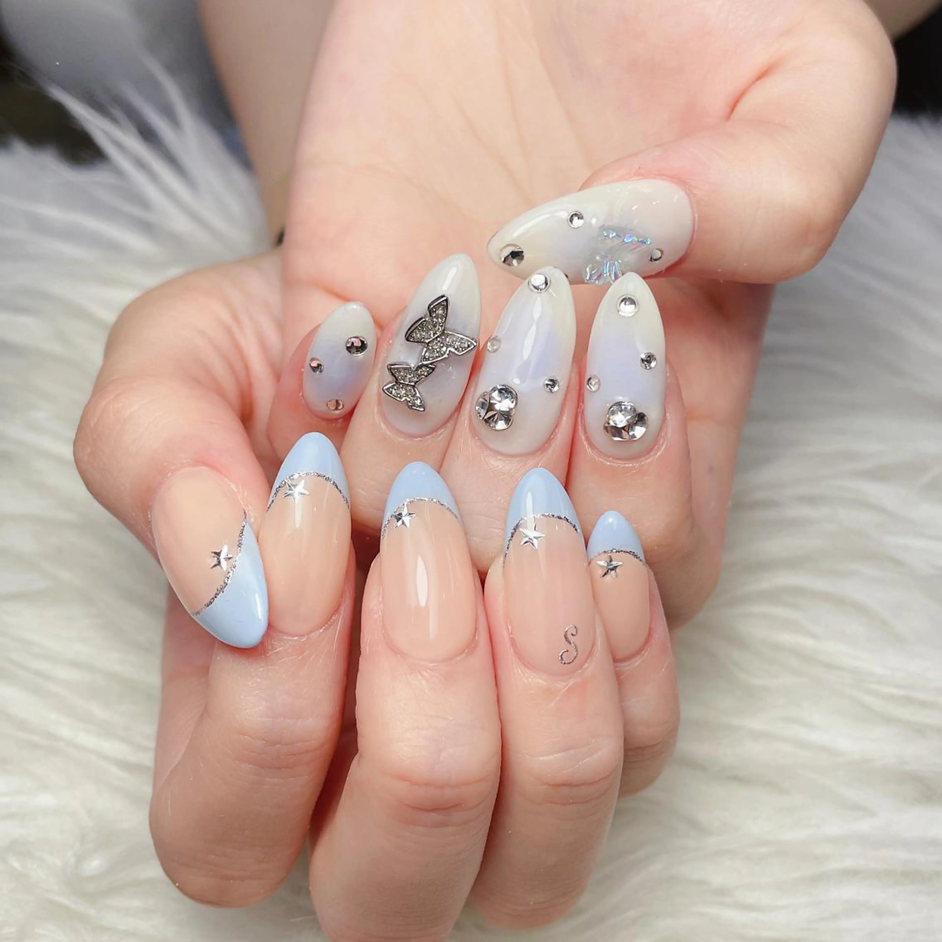 ネイル オーロラネイル フレンチネイル ハート 韓国ネイル ミラーネイル Melody Nail所属・Melody  3D/スカルプ専門店のネイルデザイン