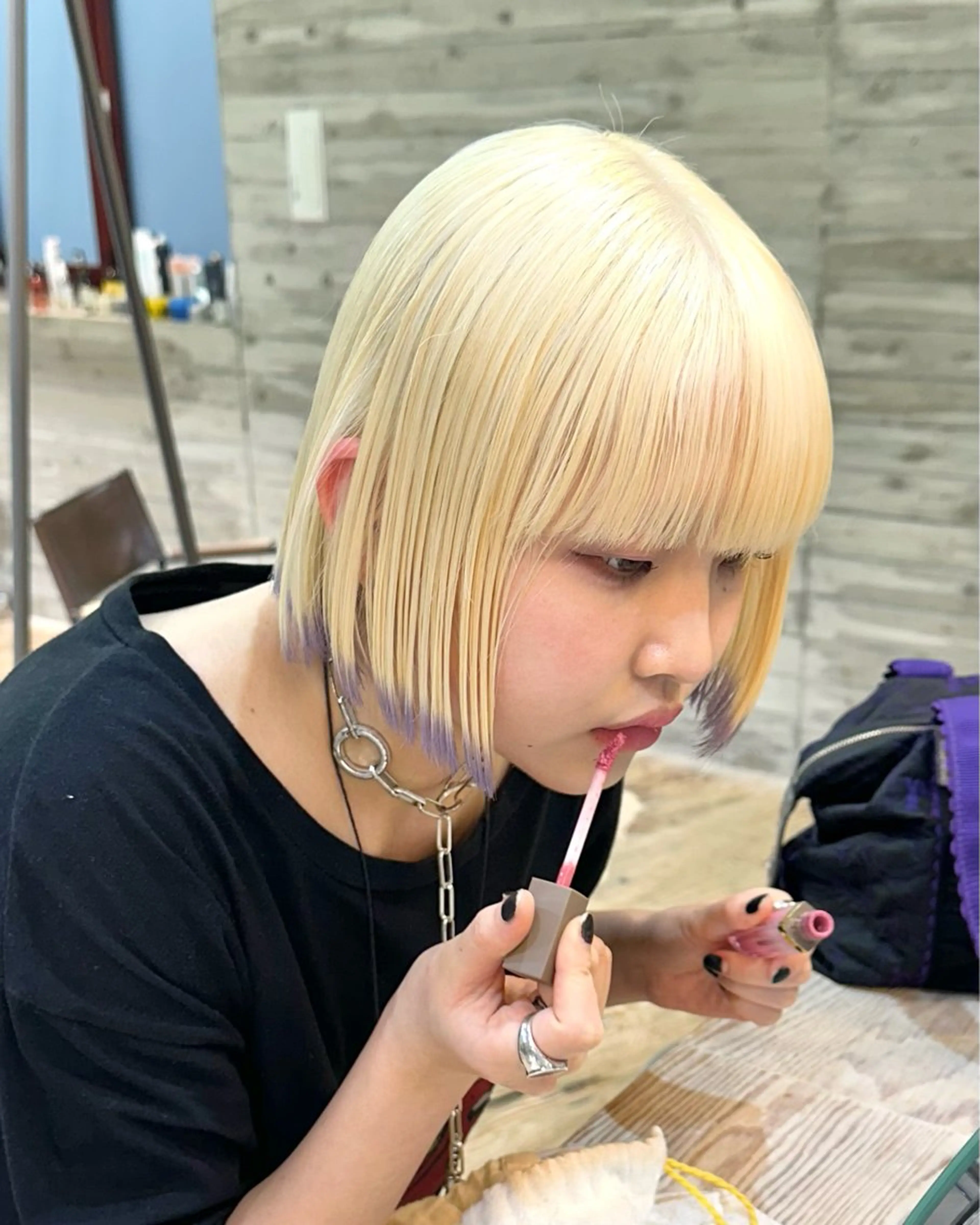 ショート 抜きっぱなしブロンド ササキカズマのヘアスタイル