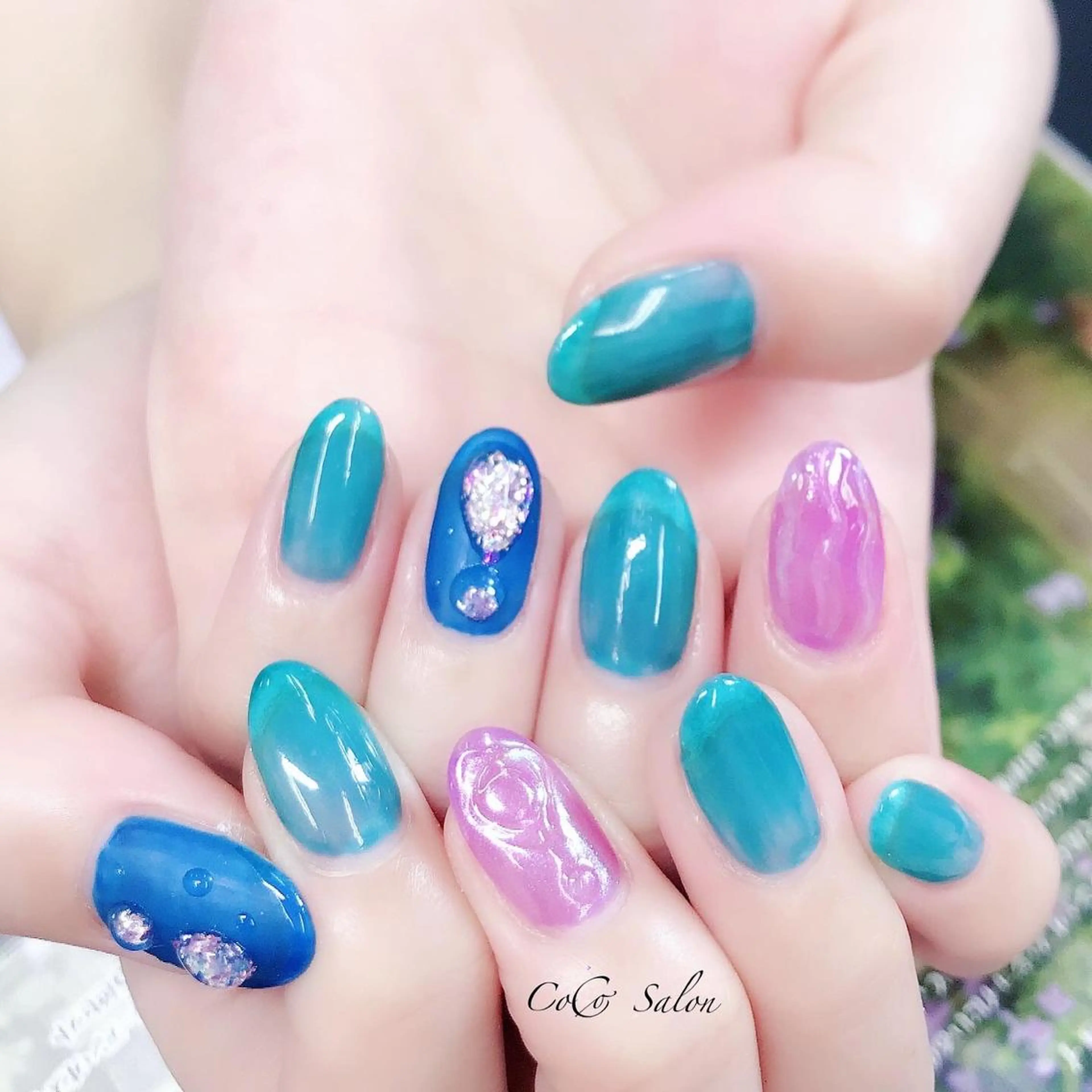 ネイル ブルー ミラーネイル パープル 夏ネイル ハンドネイル CoCoSalon ネイル/まつ毛予約のネイルデザイン