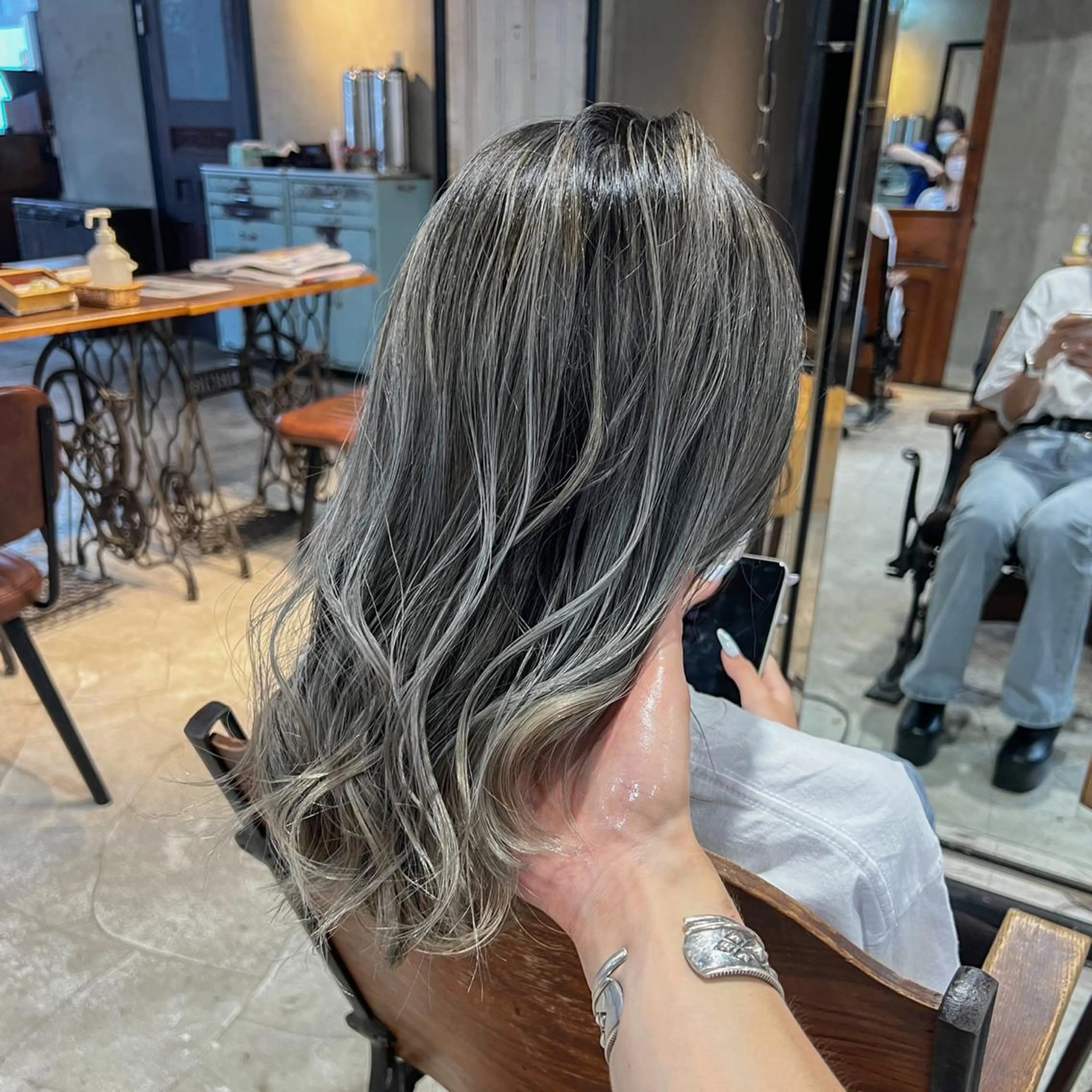 ロング カラー カット ヘアカラー トリートメント 海外デザイン🇺🇸 石渡諒太のヘアスタイル