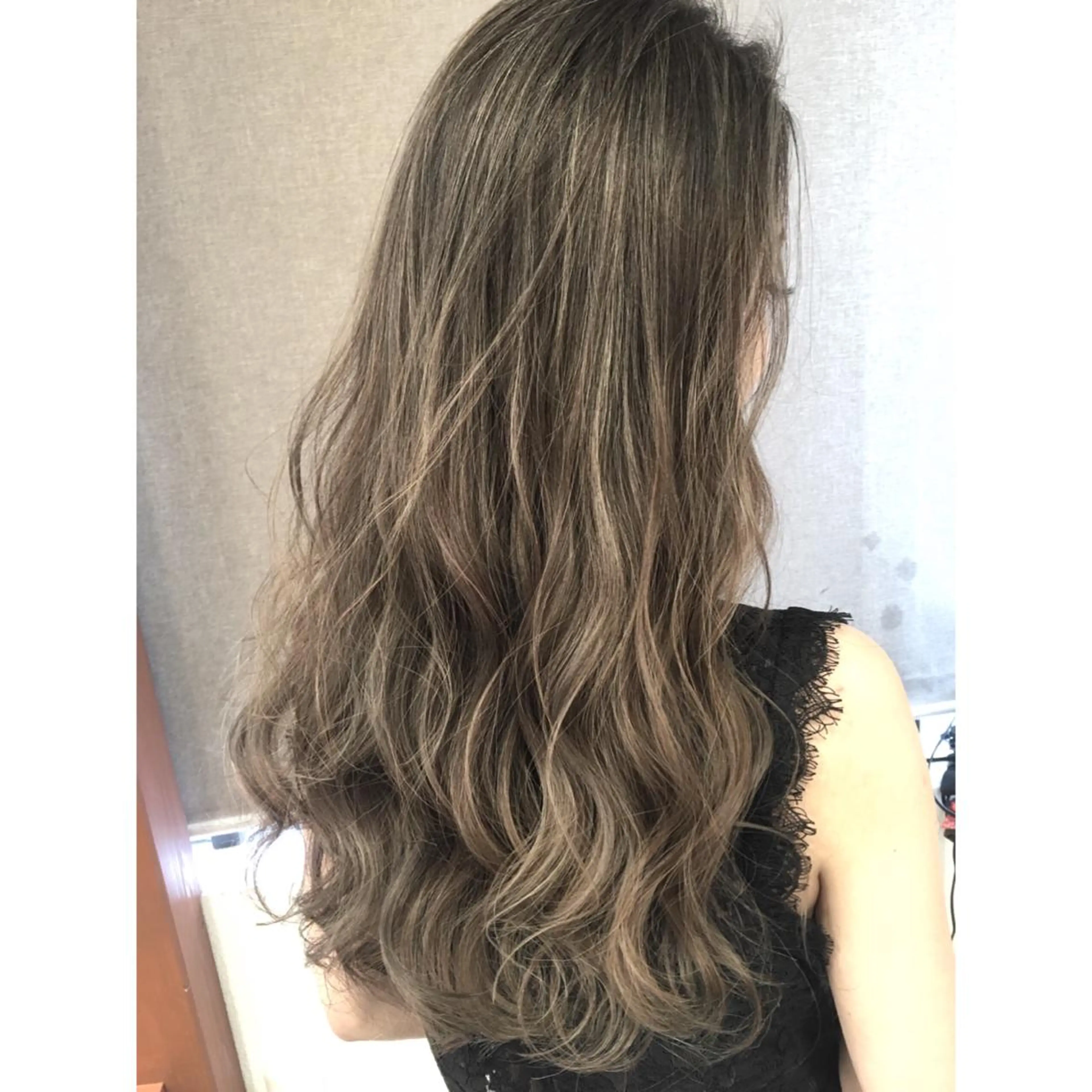 ロング カラー ハイライトカラー 3Dハイライト ハイライト ヘアカラー トリートメント 井上 一平のヘアスタイル