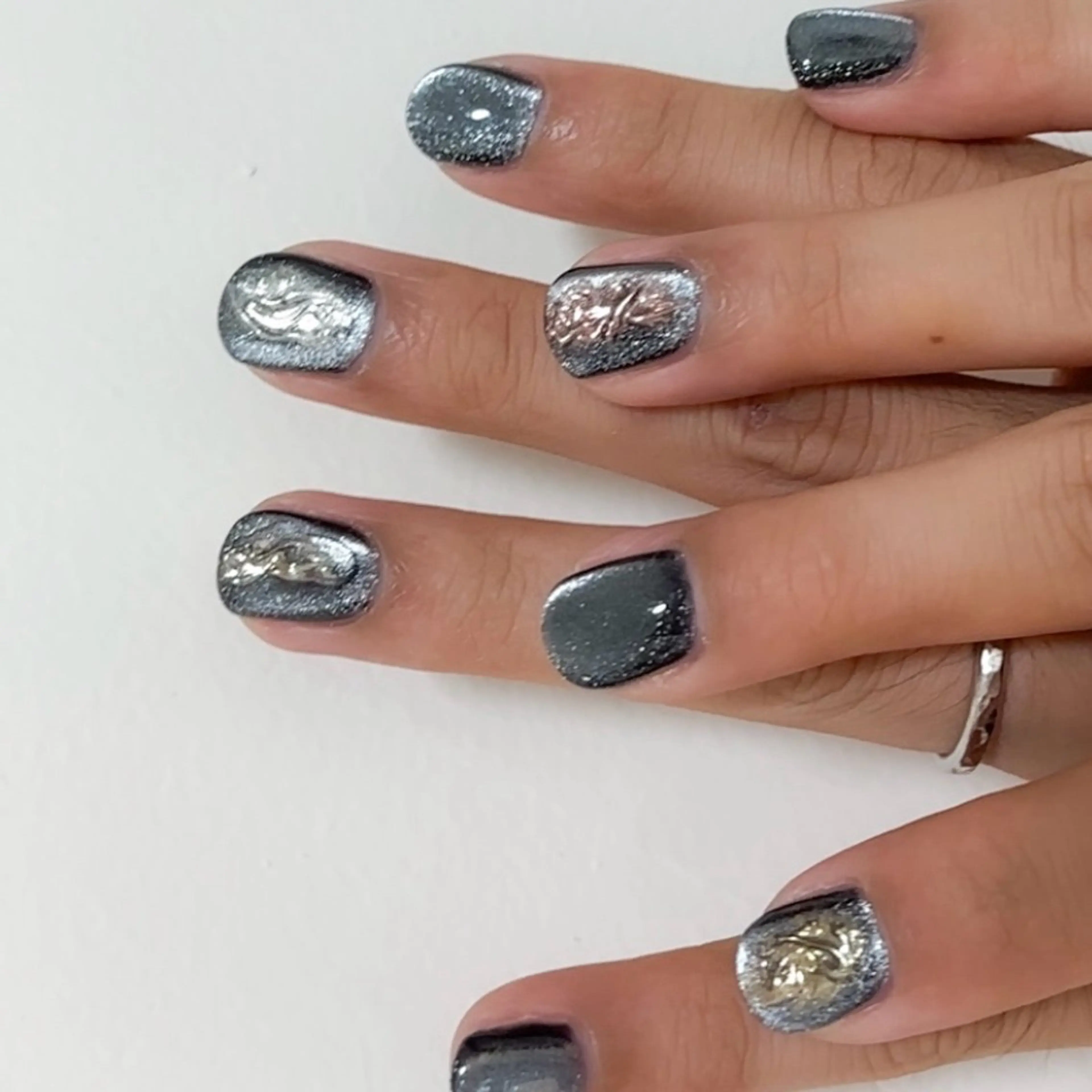 ネイル マグネットネイル メンズネイル ニュアンスネイル なかにし めぐみのネイルデザイン