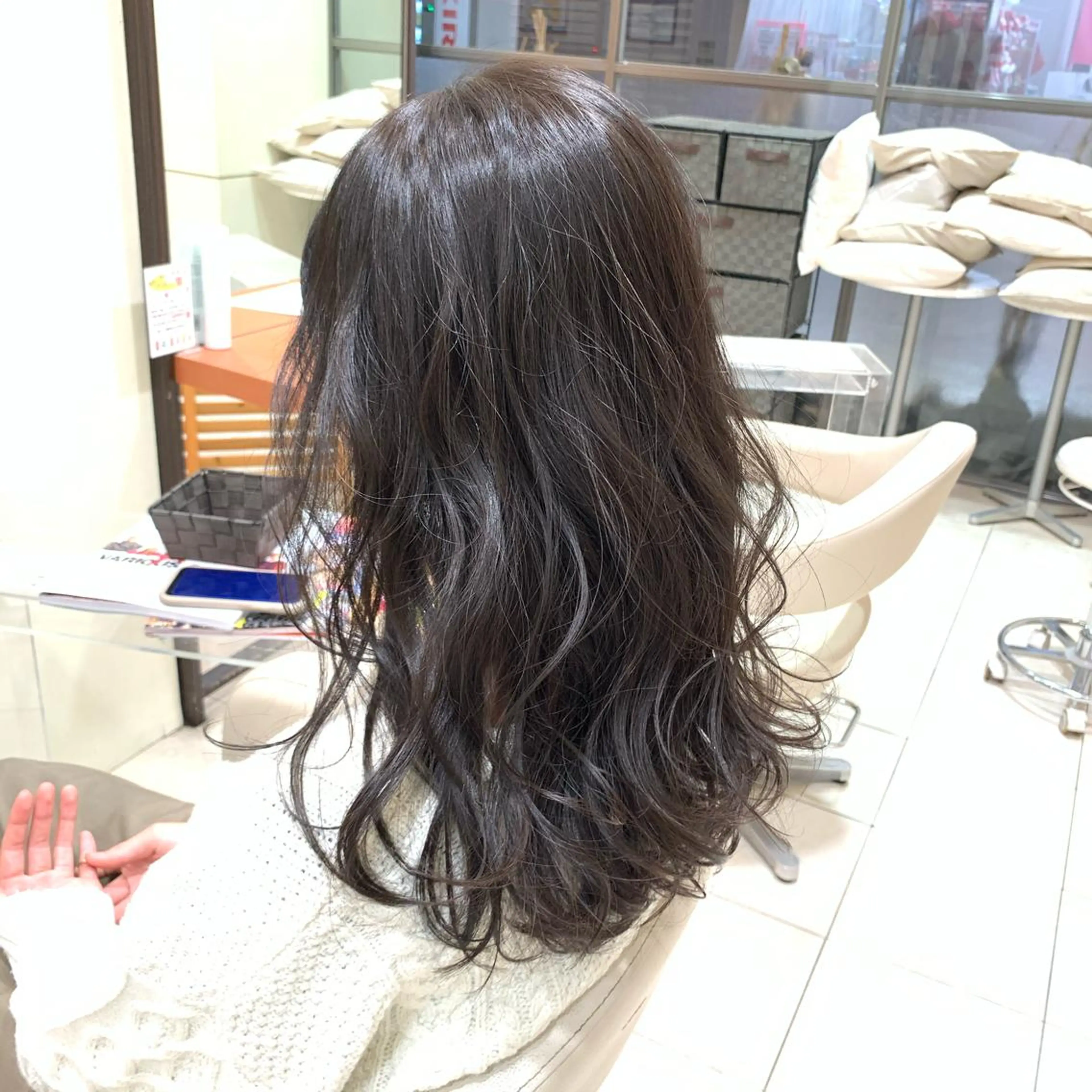 ロング MODEks eau 佐藤優志のヘアスタイル