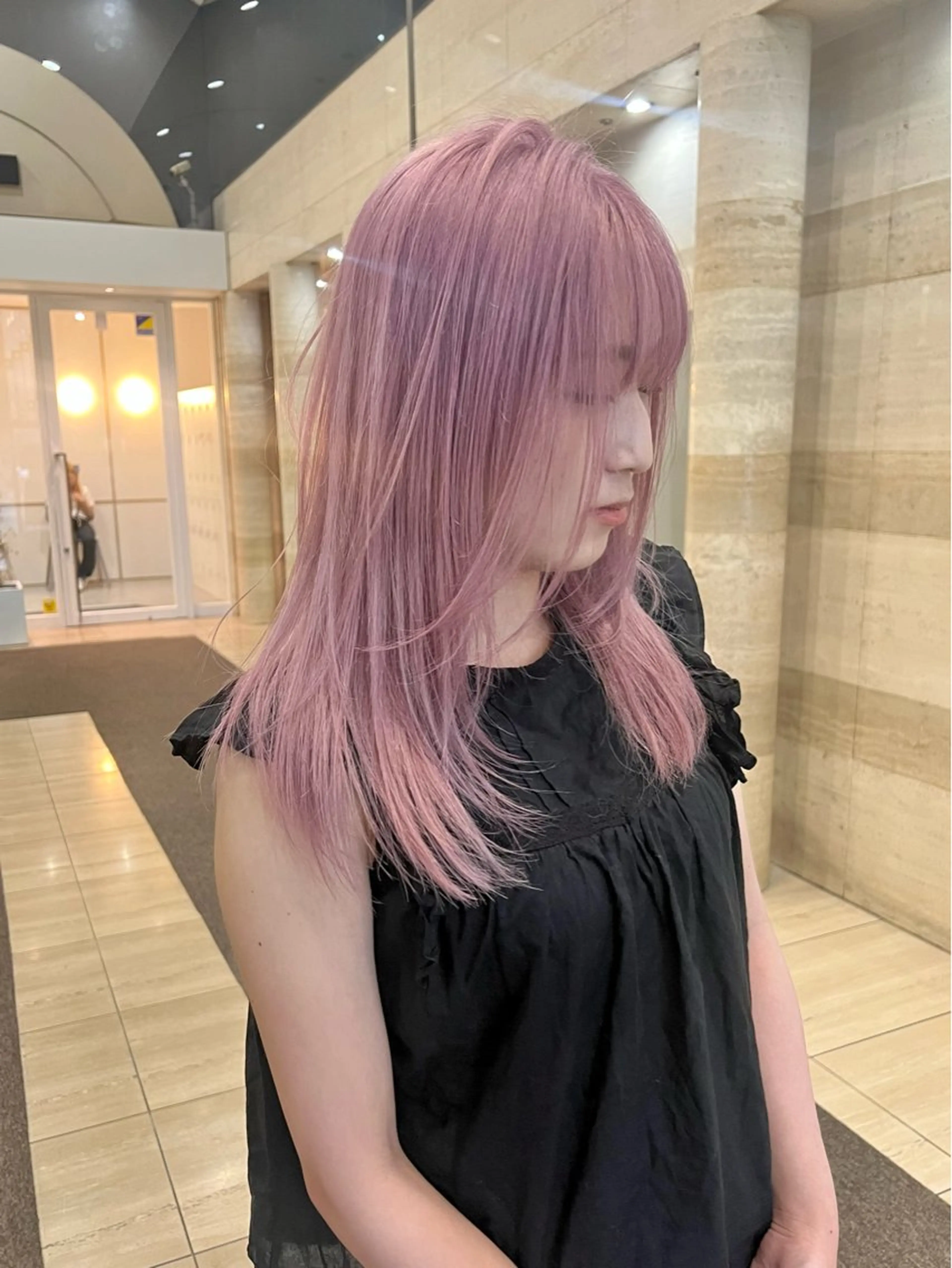 セミロング カラー ブリーチ ダブルカラー ハイトーンカラー ピンクカラー ホワイトピンク ヘアカラー Via officialのヘアスタイル