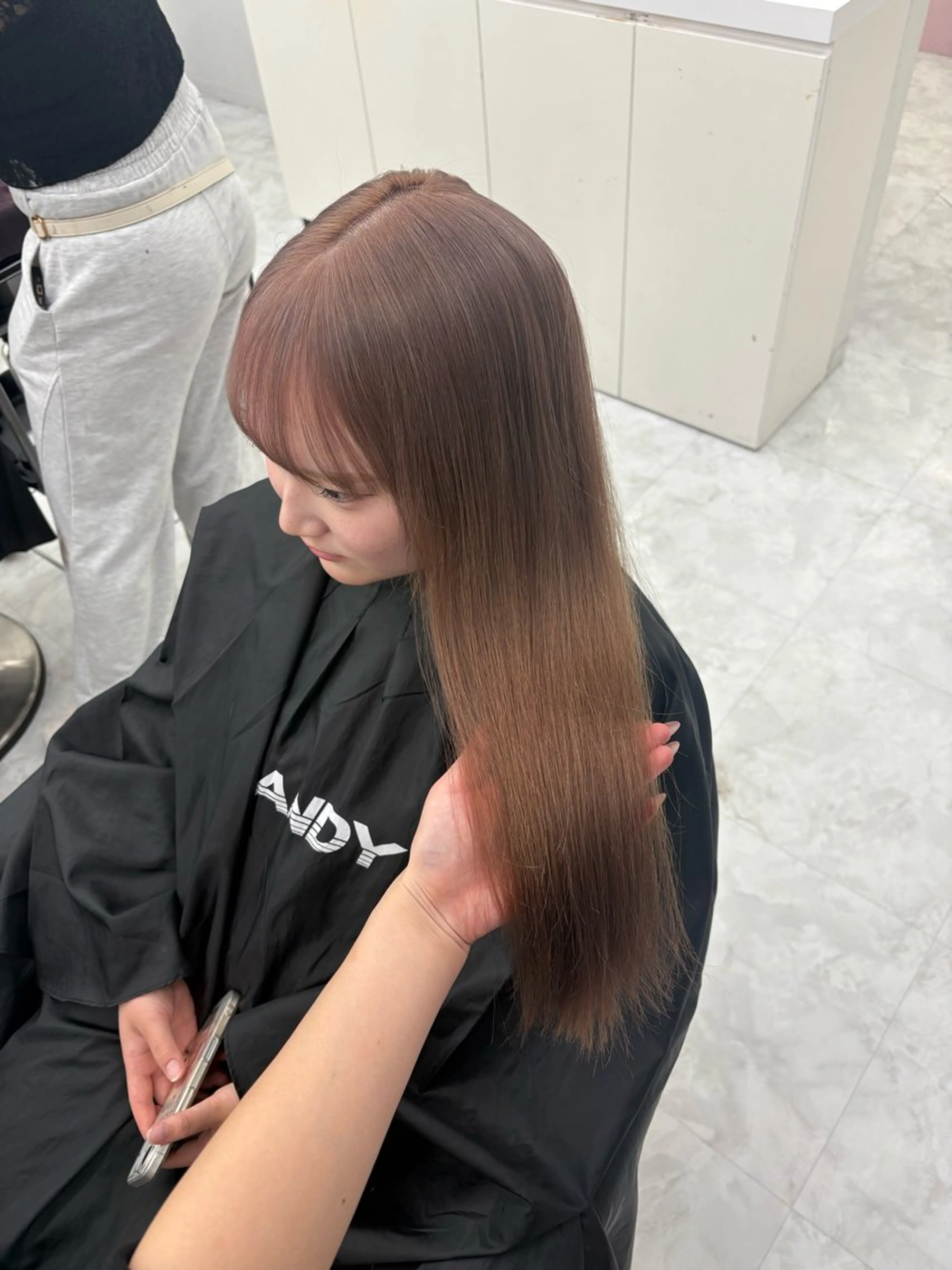 カラー ヘアカラー トリートメント 透明感ベージュ🤎 ナチュラルレイヤーのヘアスタイル