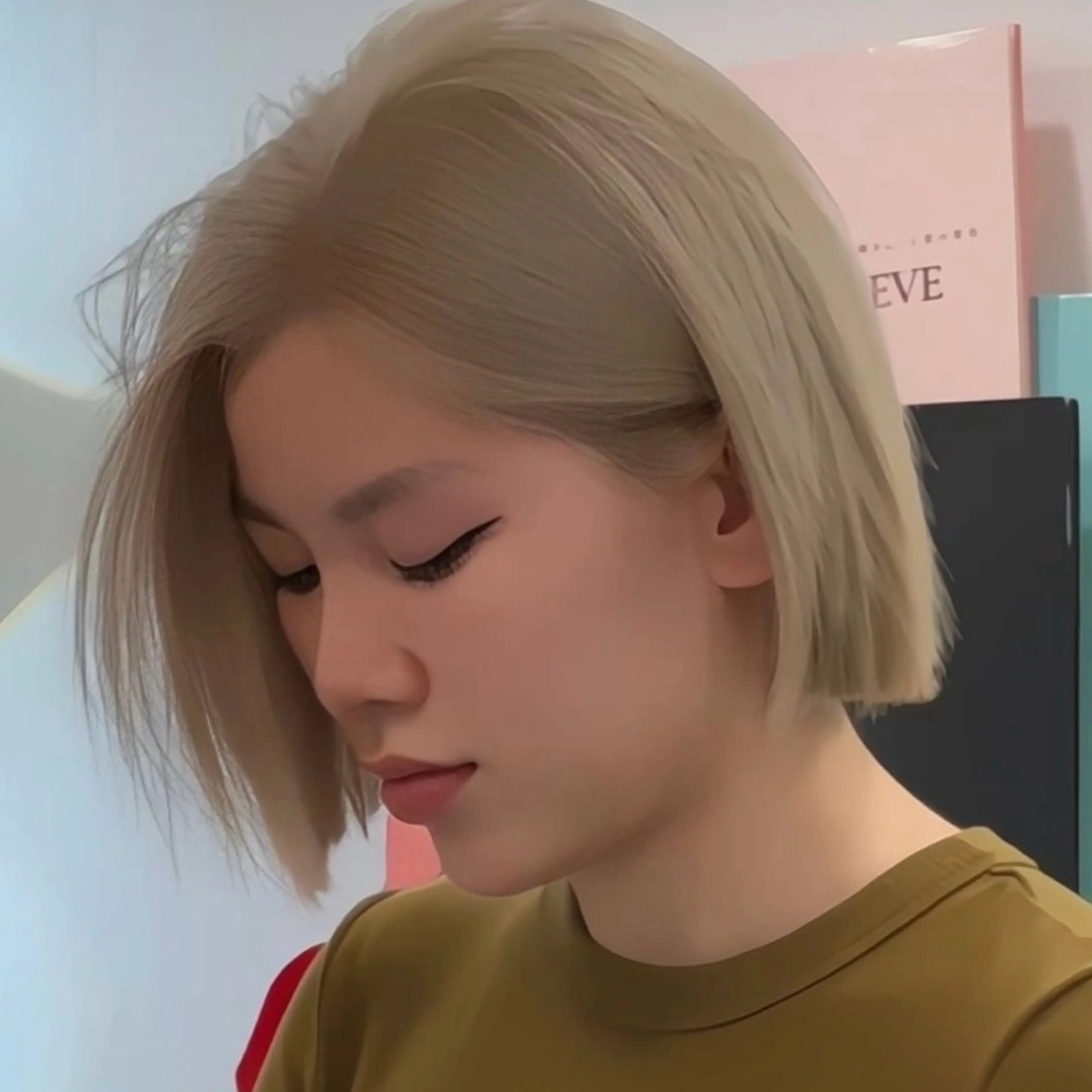 ミディアム SHIN レイヤーカットのヘアスタイル