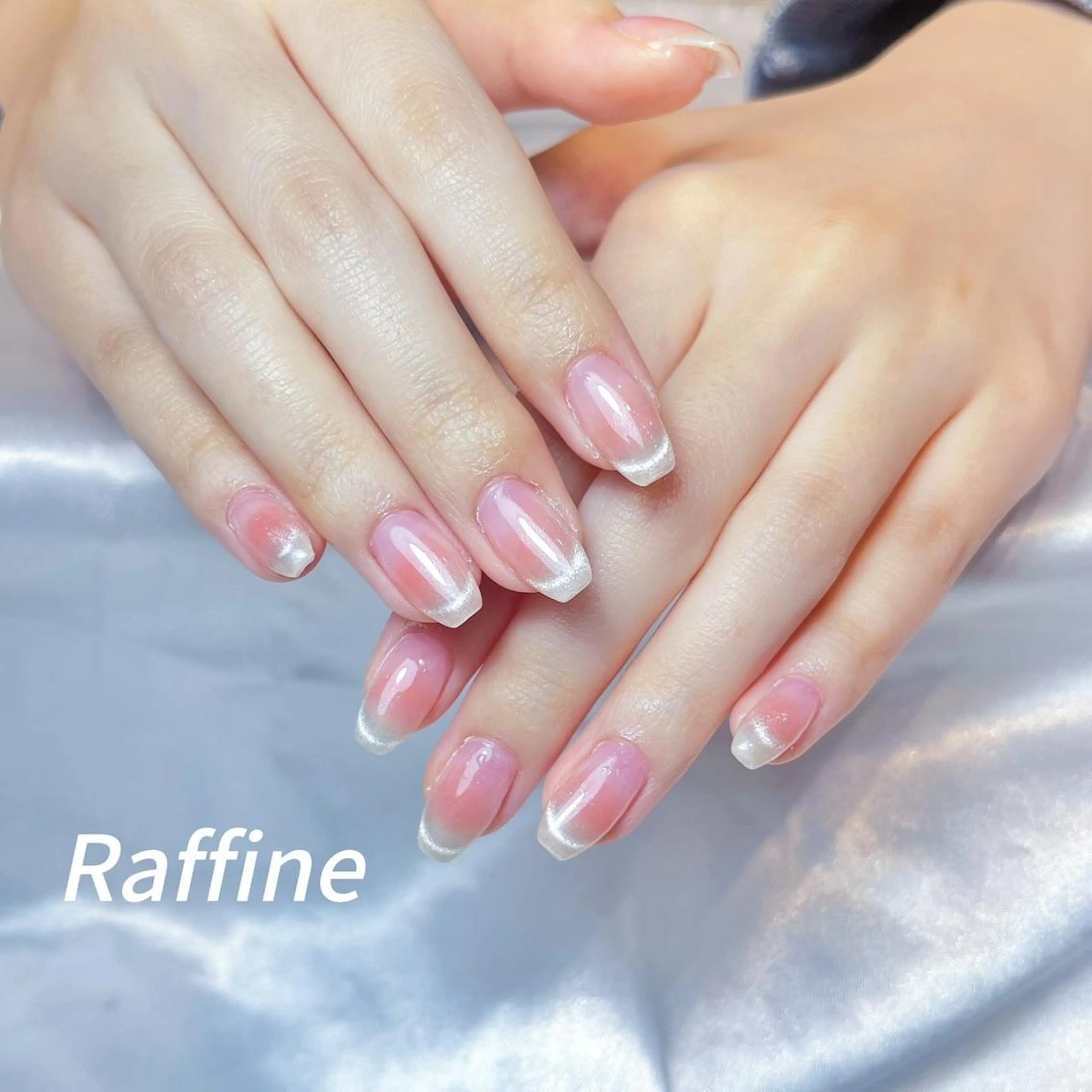 ネイル ハンドネイル RAFFINE 月🦋🩵のネイルデザイン
