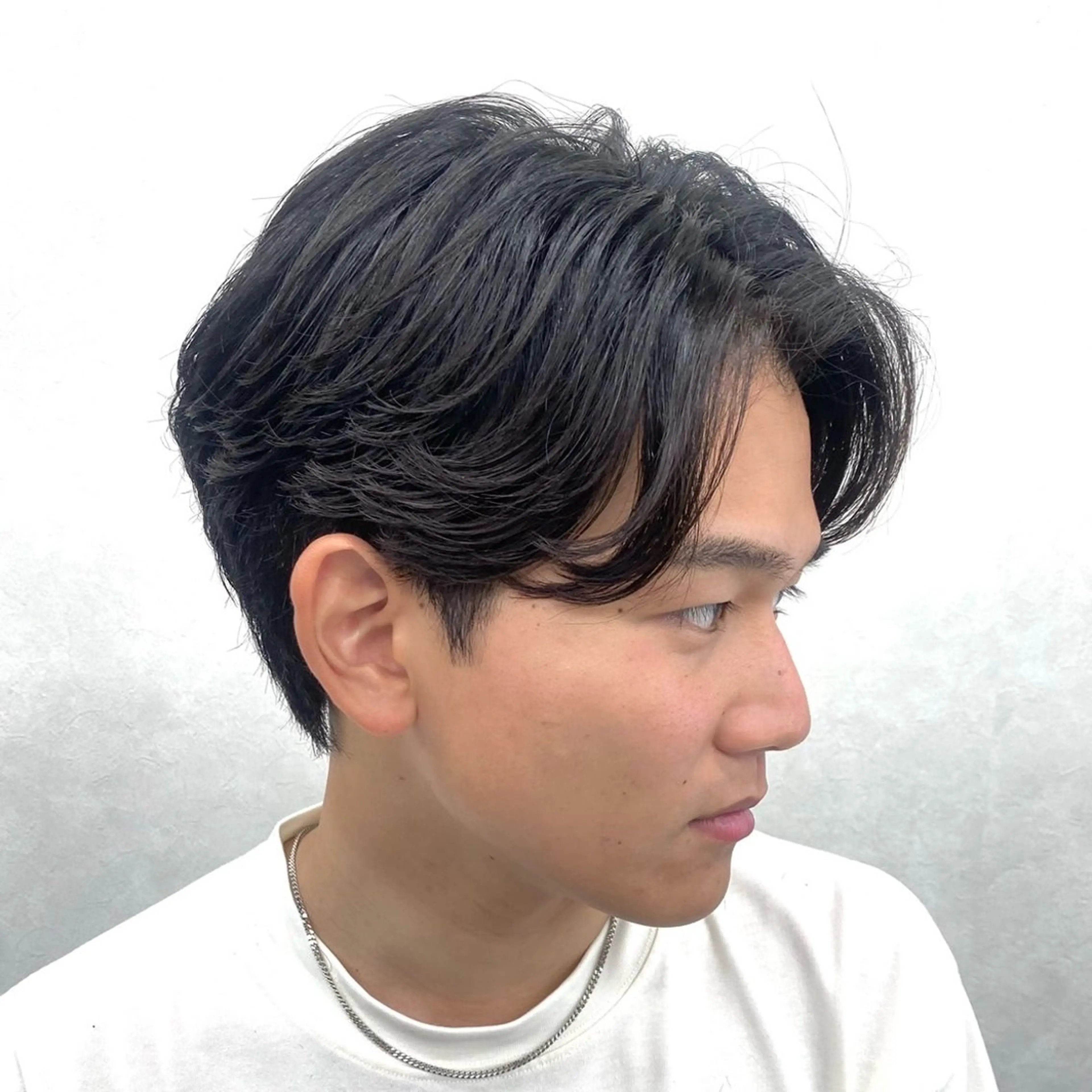 メンズ センターパート 刈り上げ fand / HINAのヘアスタイル