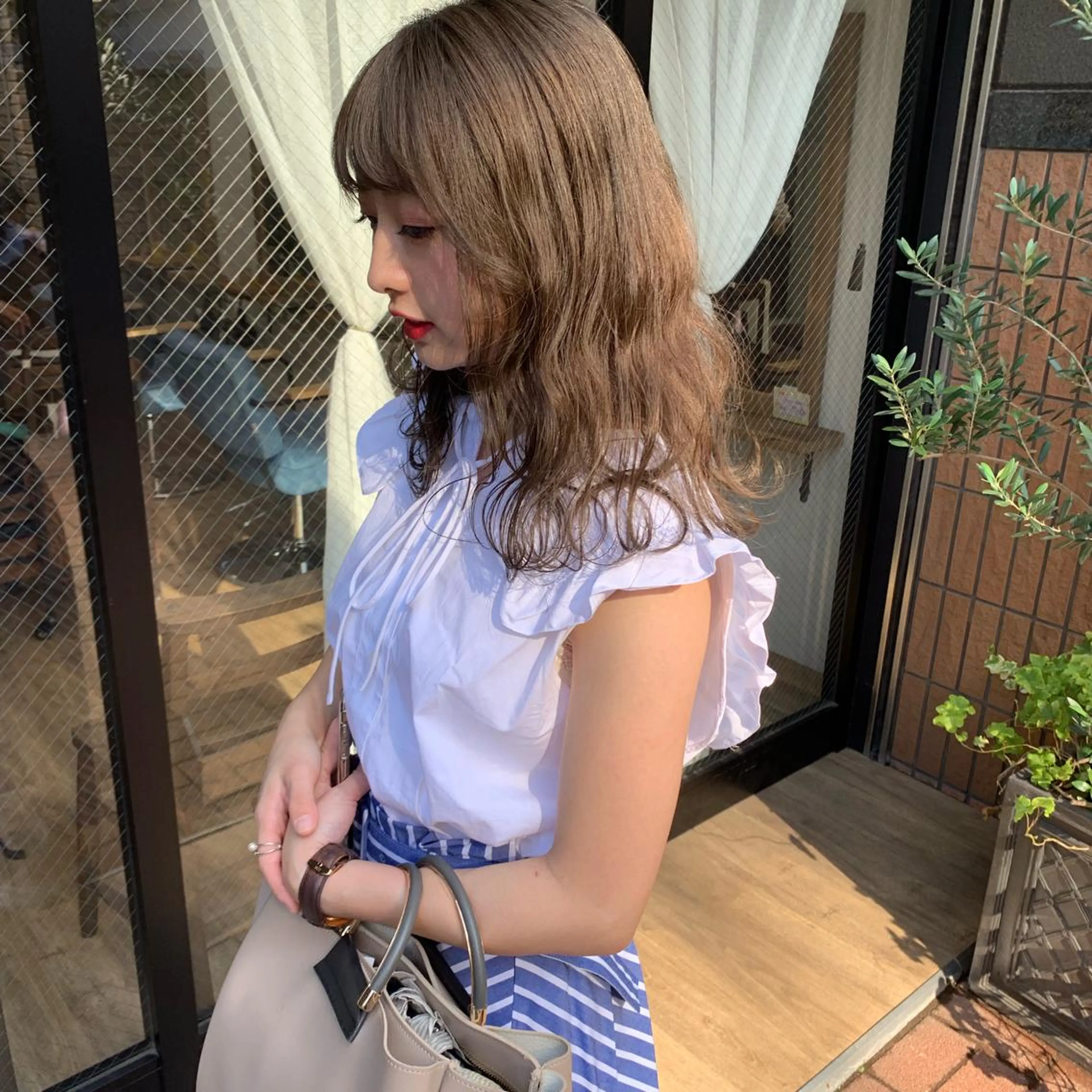 セミロング カラー ベージュカラー オリーブベージュ カット ヘアカラー トリートメント レイヤー/顔周り /AKARIのヘアスタイル