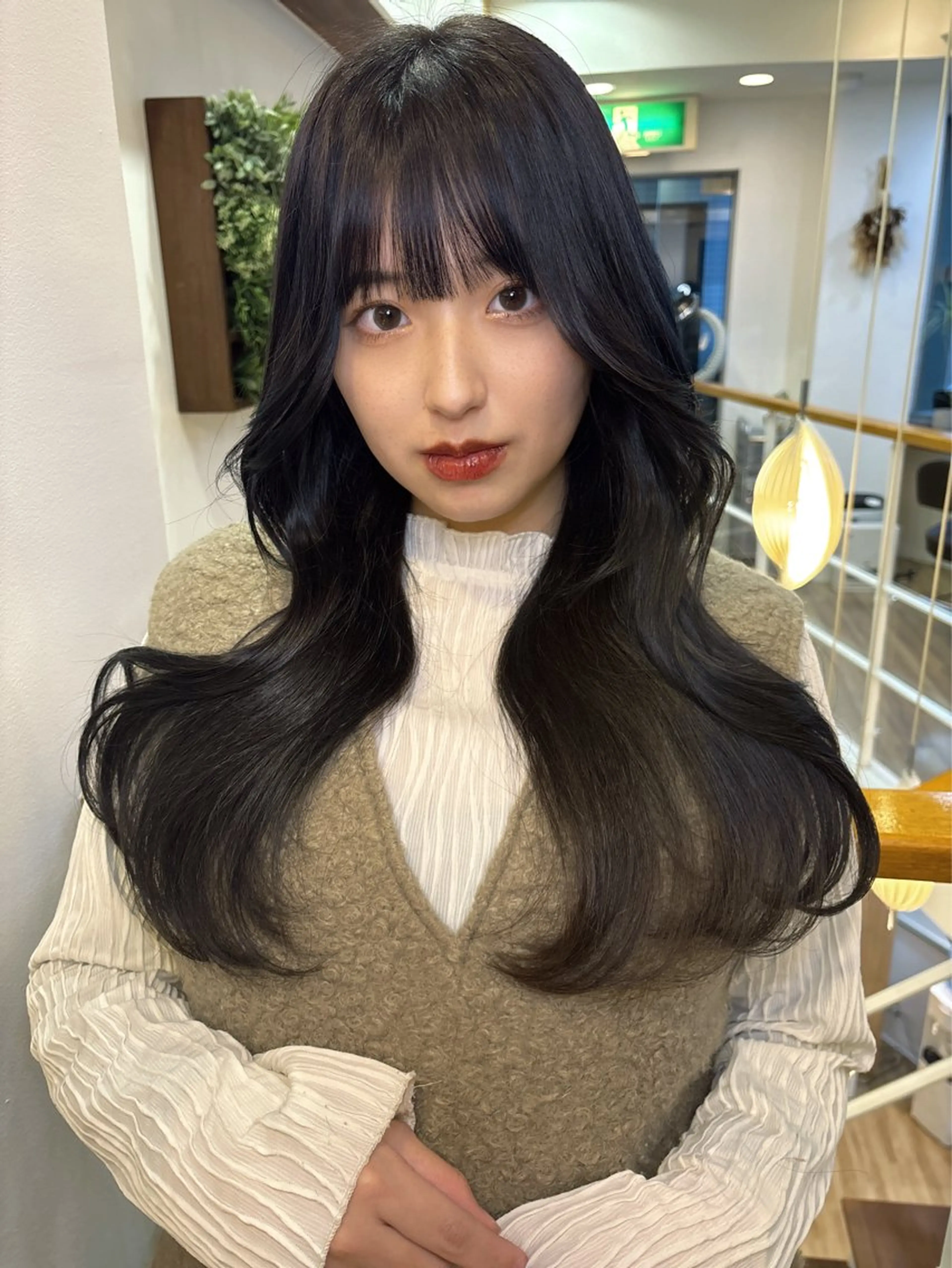 ロング カラー くびれヘア 韓国風ヘア レイヤーカット カット ヘアカラー トリートメント レイヤーカット /透明感/千葉怜寿のヘアスタイル