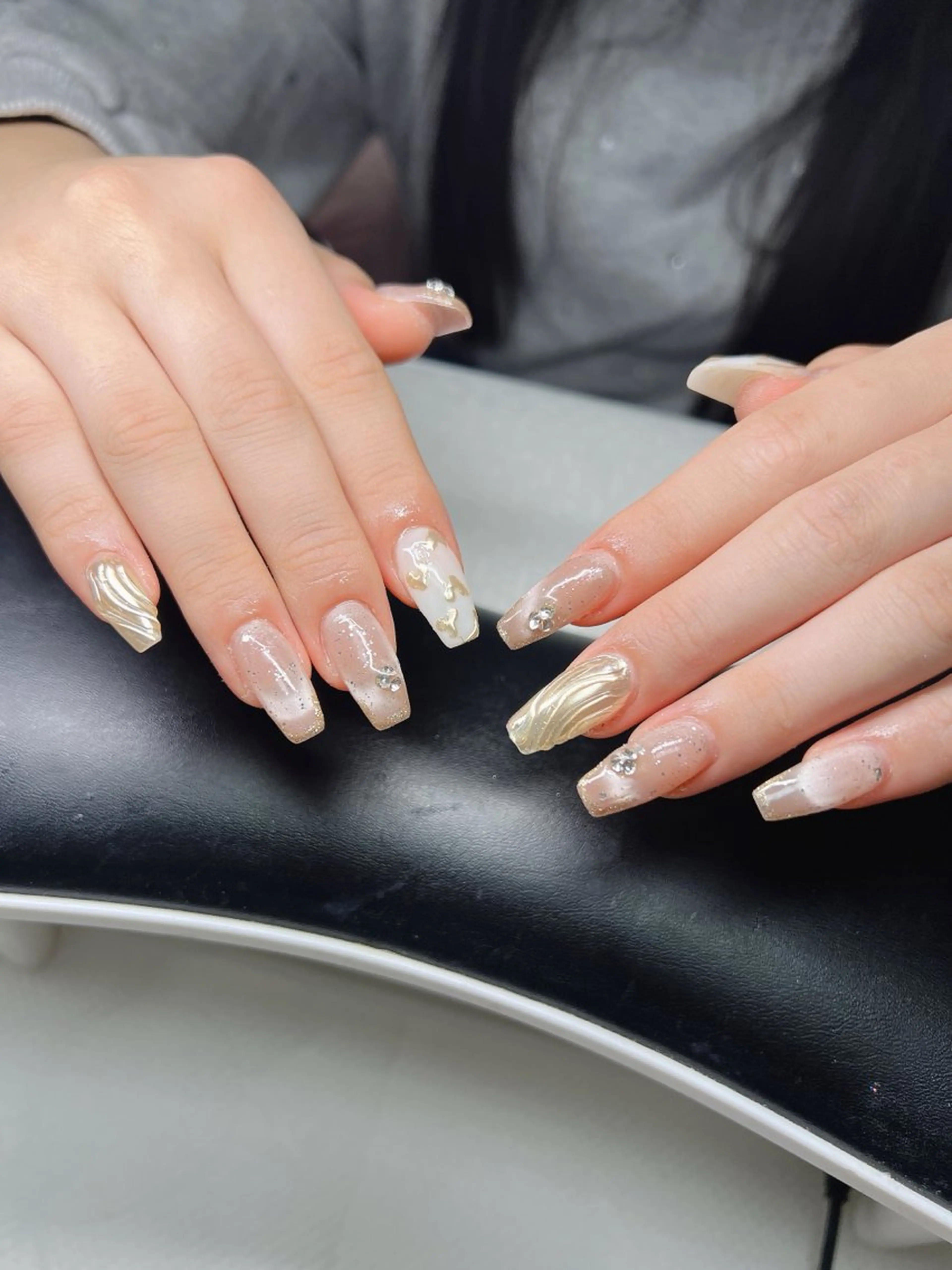 ネイル オーロラネイル チークネイル 長さ出し フットネイル フレンチネイル ハンドネイル Lee Nailsのネイルデザイン