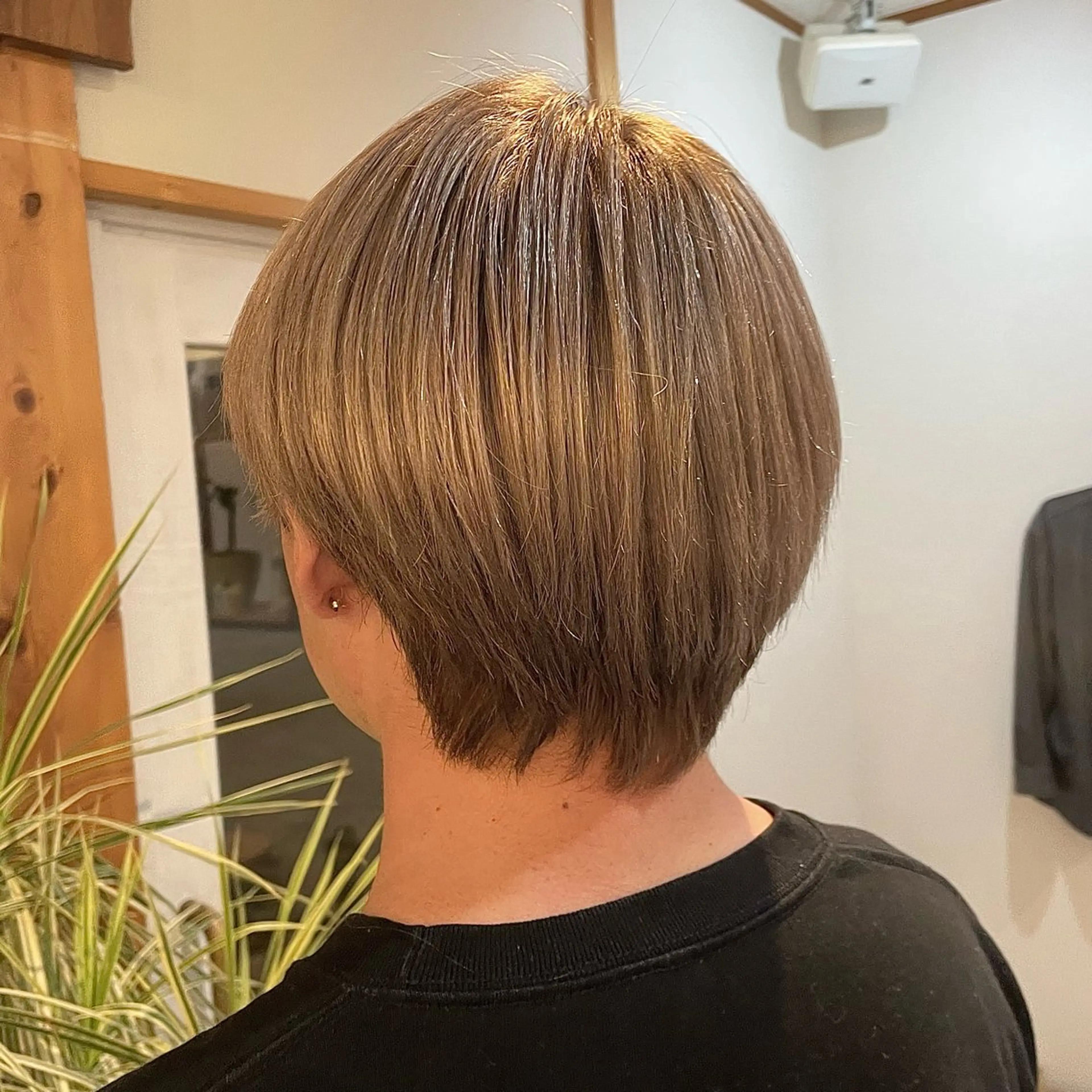 カラー メンズ メンズブリーチ ブリーチ ブロンド ホワイトブロンド FRANK所属・こいけ みきののヘアスタイル