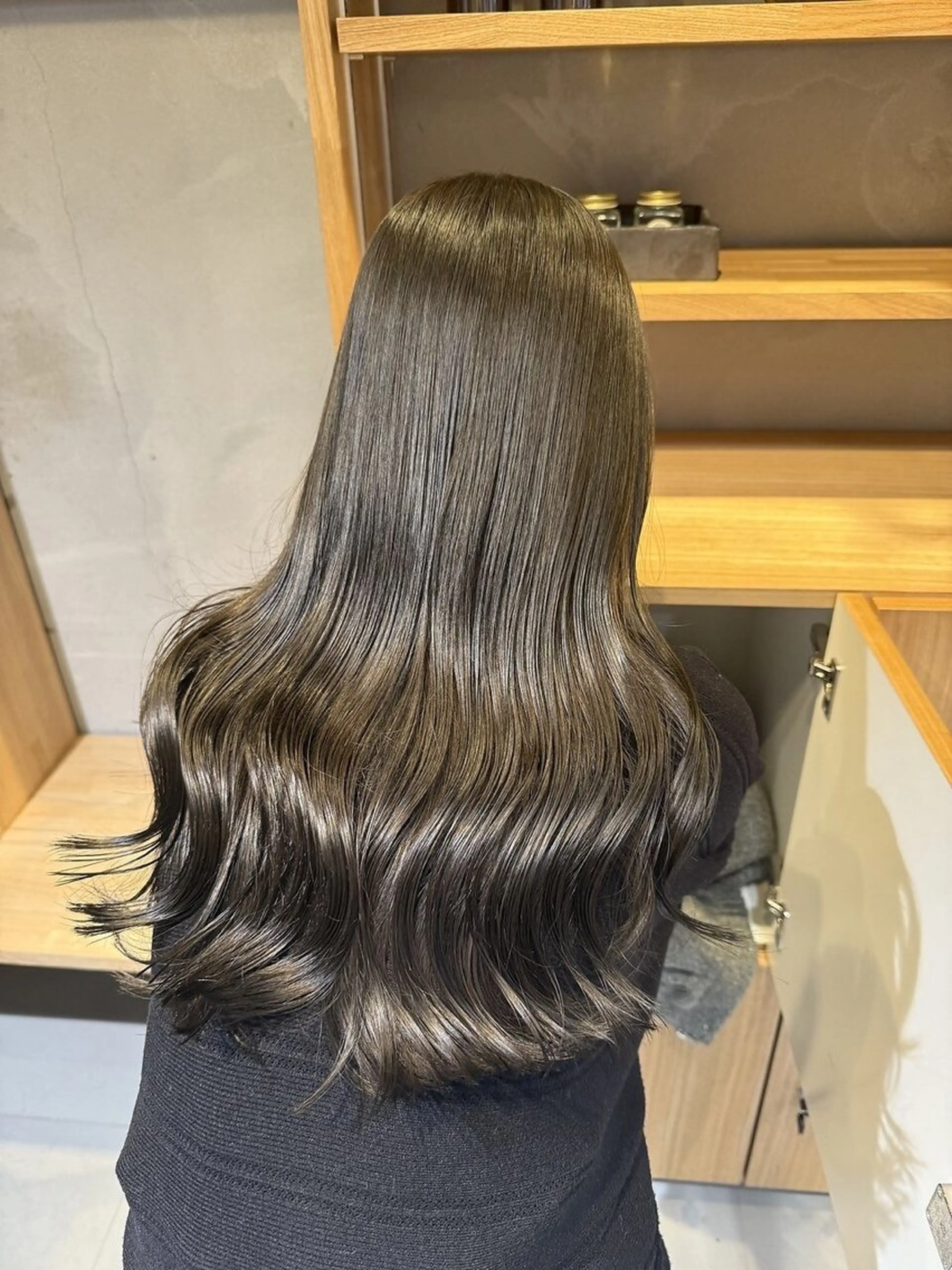 ロング Ashe　oleng所属・オモヤ ウタノのヘアスタイル