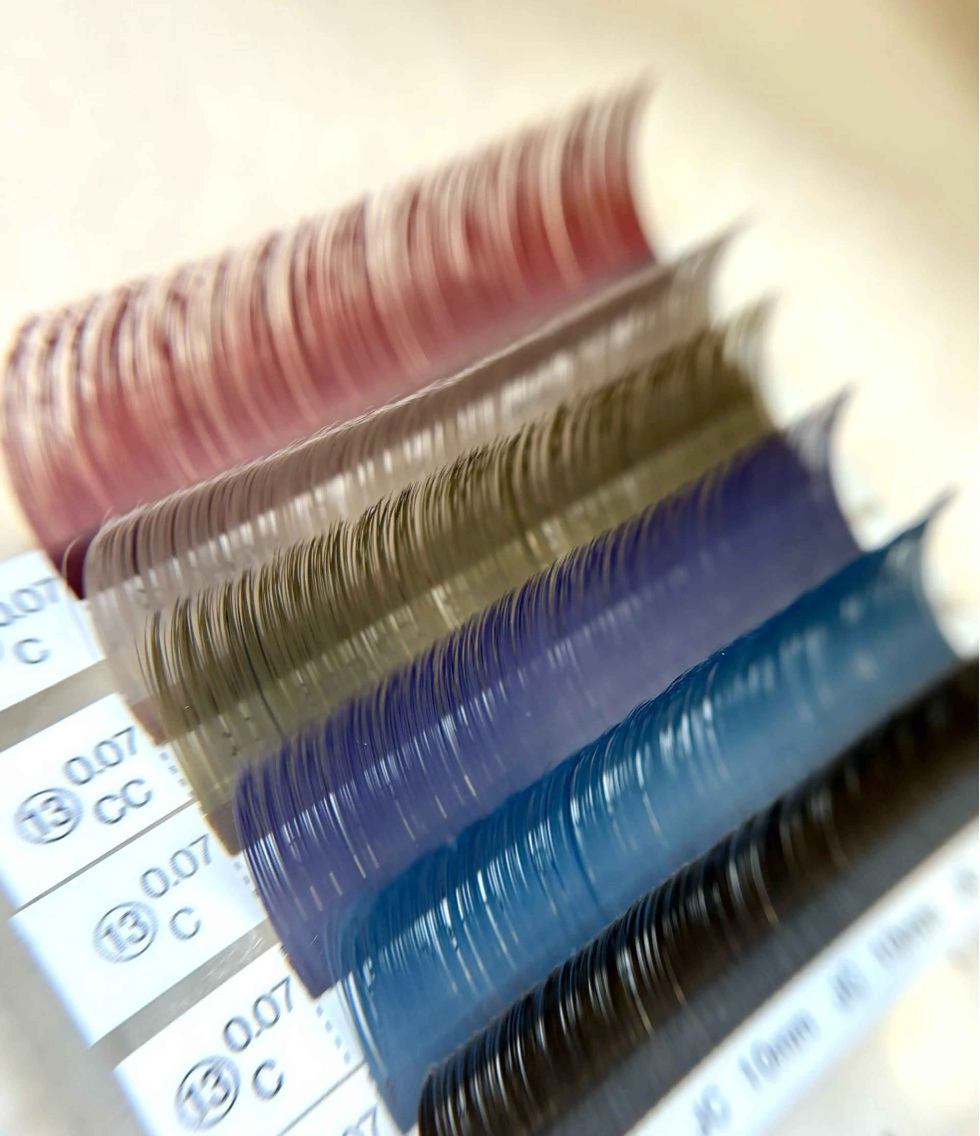 ふわふわ高持続◎3Dボリュームラッシュ80束（240本前後）の写真