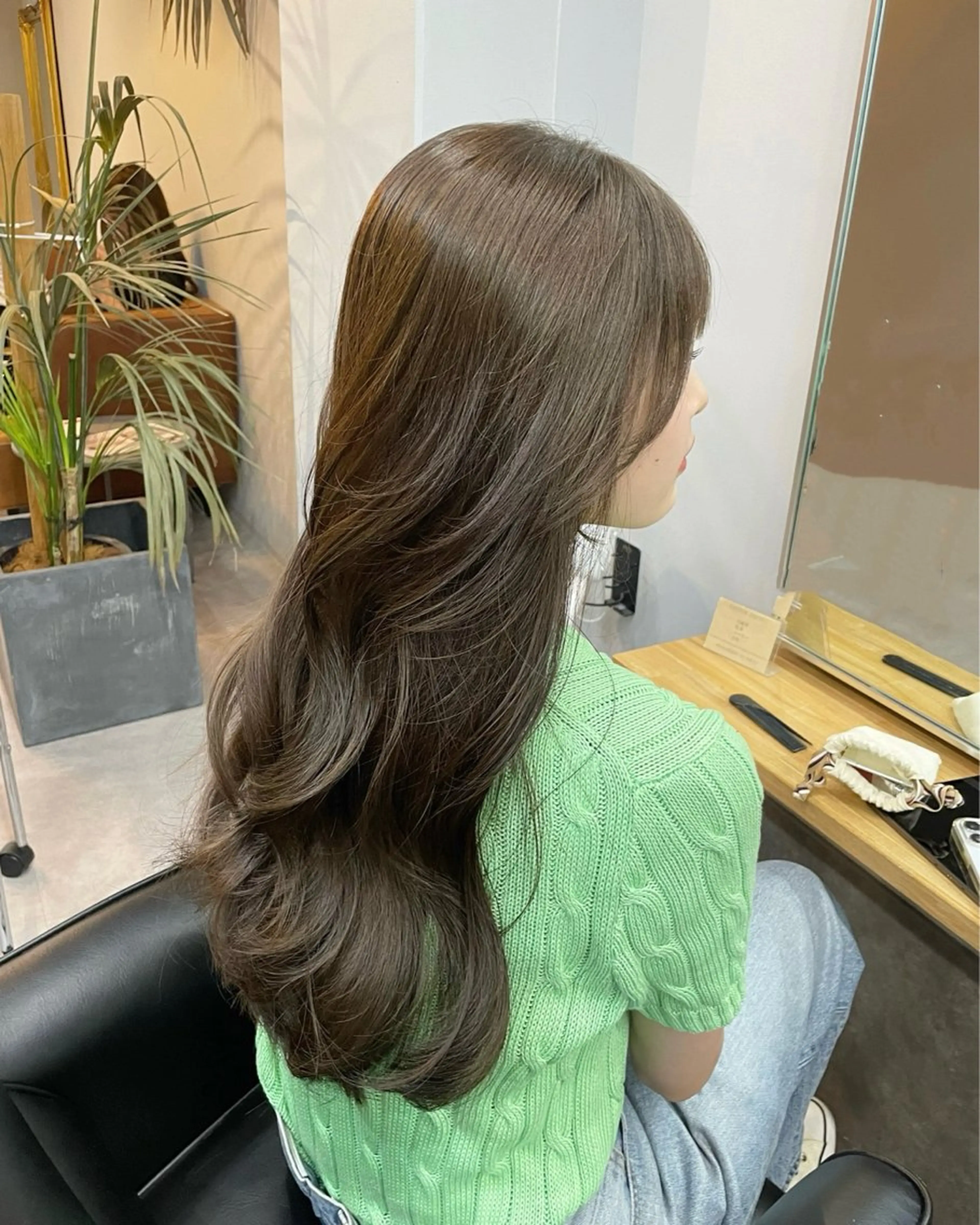 ロング カラー カット ヘアカラー ミルクティーベージュ ❤︎レイヤー　MIAのヘアスタイル